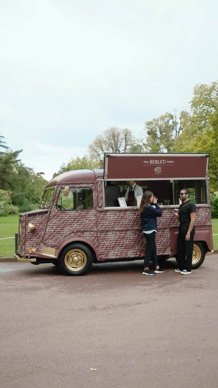 LVMHのインスタグラム：「- BERLUTI x COVA COFFEE TRUCK -   To celebrate the launch of the new Toile Marbeuf travel line this month, @berluti is teaming up with @pasticceriacova to propose tailor-made experience.   Wandering around the city and in need of a sweet pause? The Berluti x Cova Coffee Truck is here, bringing you traditional Italian coffee. The truck travels to the historical and iconic Jardin d’Acclimatation.   Find us at @jardindacclimatation until this weekend and until October 3 at Pasticceria Cova Paris, 1 Rue du Pont Neuf.   Video by @markelliar & @webstylestory   #LVMH #Berluti #BerlutixCova #BerlutiToileMarbeuf #JardindAcclimatation」