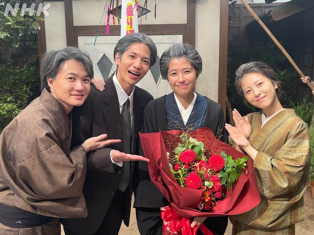 らんまんさんのインスタグラム写真 - (らんまんInstagram)「#らんまん観察日記📸  竹雄役 #志尊淳 さん🌻 綾役 #佐久間由衣 さん🌼  万太郎を見守り、時には優しく、時には厳しくしてくれたお二人💫 お疲れさまでした👏  #朝ドラらんまん  #神木隆之介 #浜辺美波」10月1日 11時59分 - asadora_ak_nhk