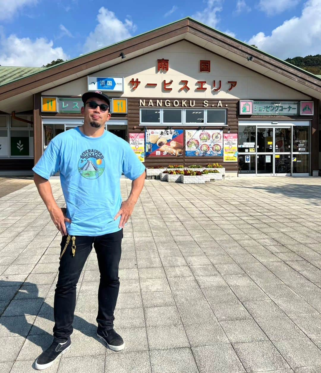 武蔵のインスタグラム：「高知県に行ってきました。  #武蔵 #高知  #アカメ」