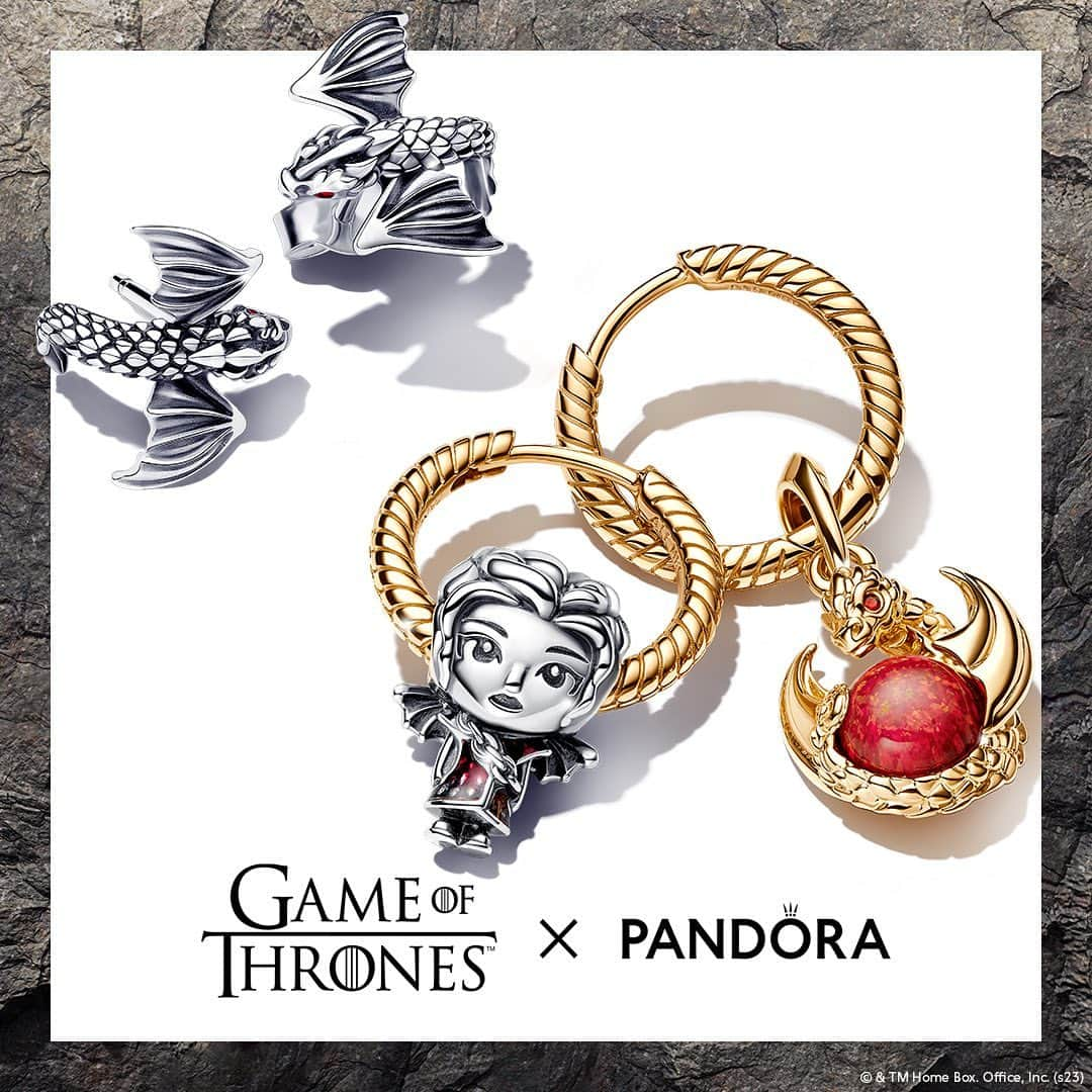 PANDORAさんのインスタグラム写真 - (PANDORAInstagram)「Choose charms that represent what you stand for, then wear them wherever the road leads. 🏔  #GameofThronesxPandora #GameofThrones #Pandora」9月30日 16時28分 - theofficialpandora