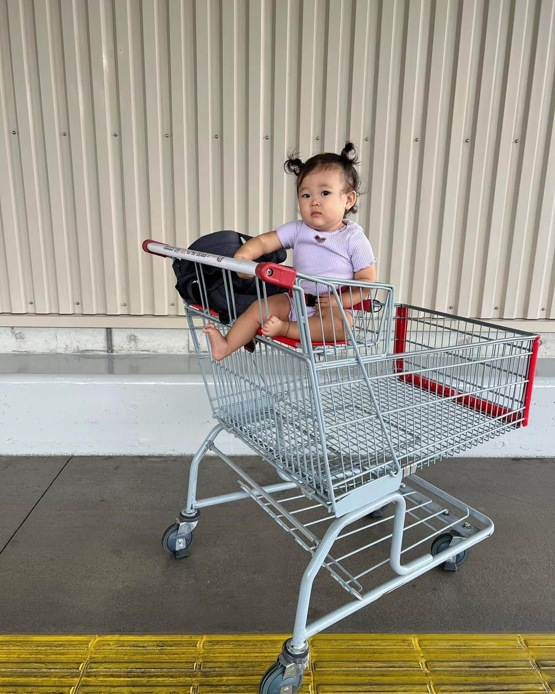 難波礼華さんのインスタグラム写真 - (難波礼華Instagram)「COSTCO♡ 久しぶりに行ったら楽しかった👼🏼 @f_lagstuf_f のこのロゴ好きで ピンクバージョンのスウェットも持ってるの♡ 今日はるみとpurple  vibes〜💜  るみのこの服よく聞かれるけど @shein_japan だよん🫶🏼」9月30日 16時27分 - ayakanamba