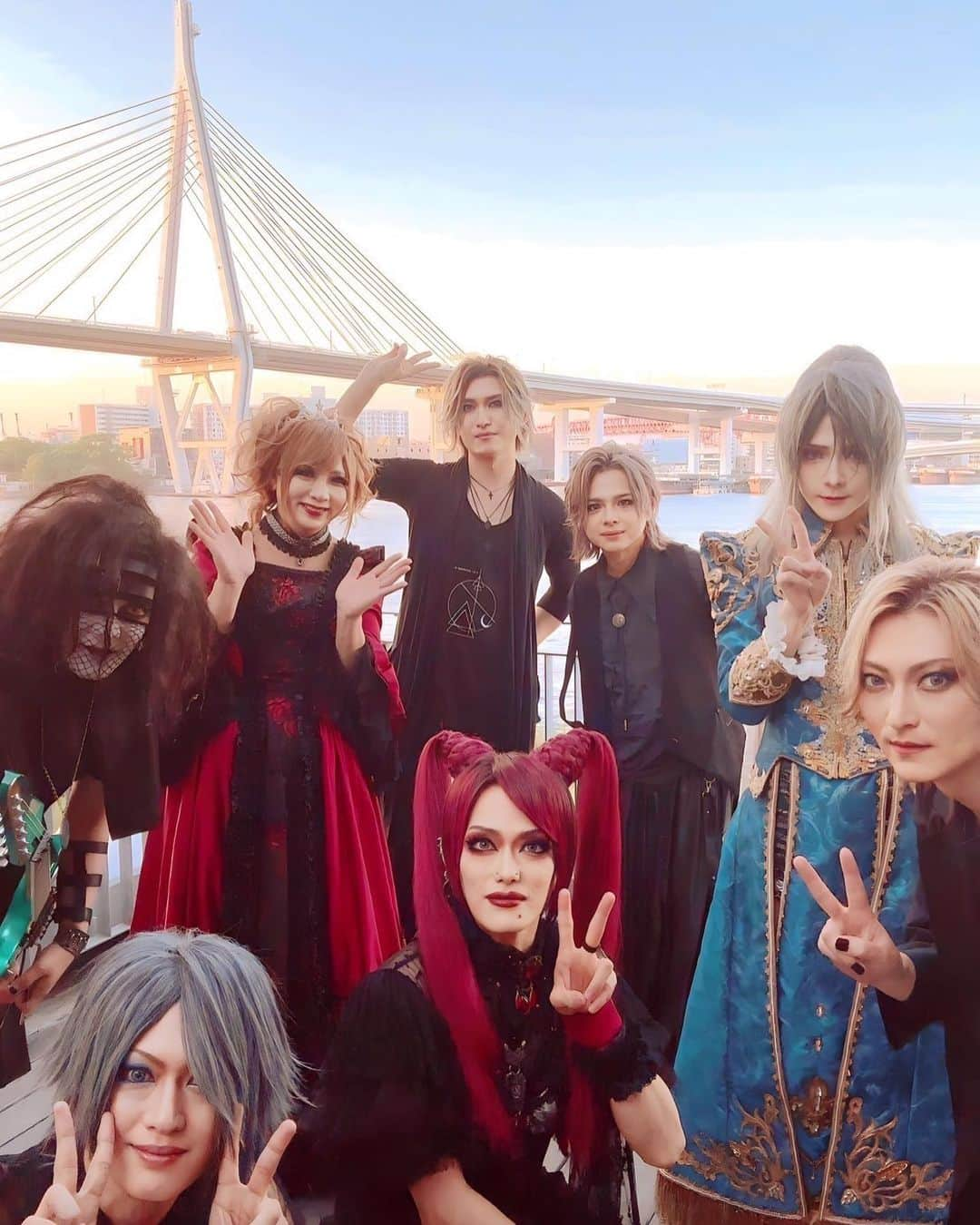 HIZAKIさんのインスタグラム写真 - (HIZAKIInstagram)「Japanese Visual Metal Tour   #JVM_ZeppTour #MoidixMois #Versailles #D #摩天楼オペラ  太陽の下で撮る豪華レア写真！」9月30日 16時30分 - hizaki_official