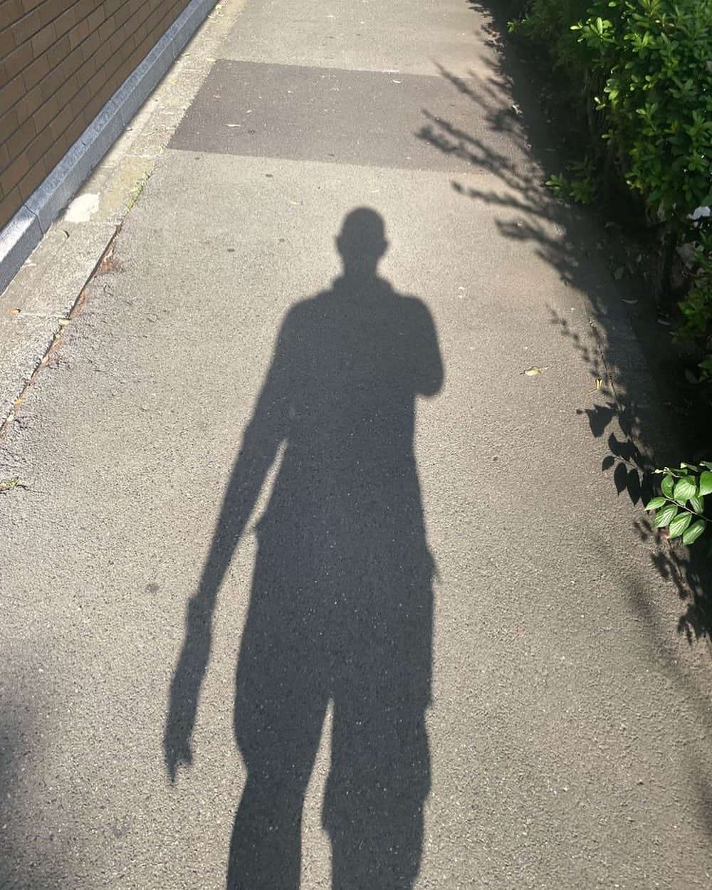 市川海老蔵 （11代目）のインスタグラム：「* Six years. Last field day for Reika.  And for the first time in a while the parents were allowed to participate too and were able to directly watch, which touched our hearts & brought us delight. I… just kept taking pictures and videos❤️✨  6年間。  麗禾にとって 最後の運動会。  そして 久しぶりの親の参加も許され  直に見る事が出来、  心から感動と喜びがありました。  私、、  ひたすら写真とビデオ撮りました❤️✨  #市川團十郎白猿 #市川海老蔵 #海老蔵  #市川新之助 #成田屋 #歌舞伎 #成長記録 #子育てぐらむ #子供のいる暮らし #子どものいる暮らし #子育て日記 #三千世界 #children #childphotography #daughter #son #ABKAI #ABMORI #ebizoichikawa #ebizo #kabuki #thunderparty #theater #theaterarts #actor #japan #classic」
