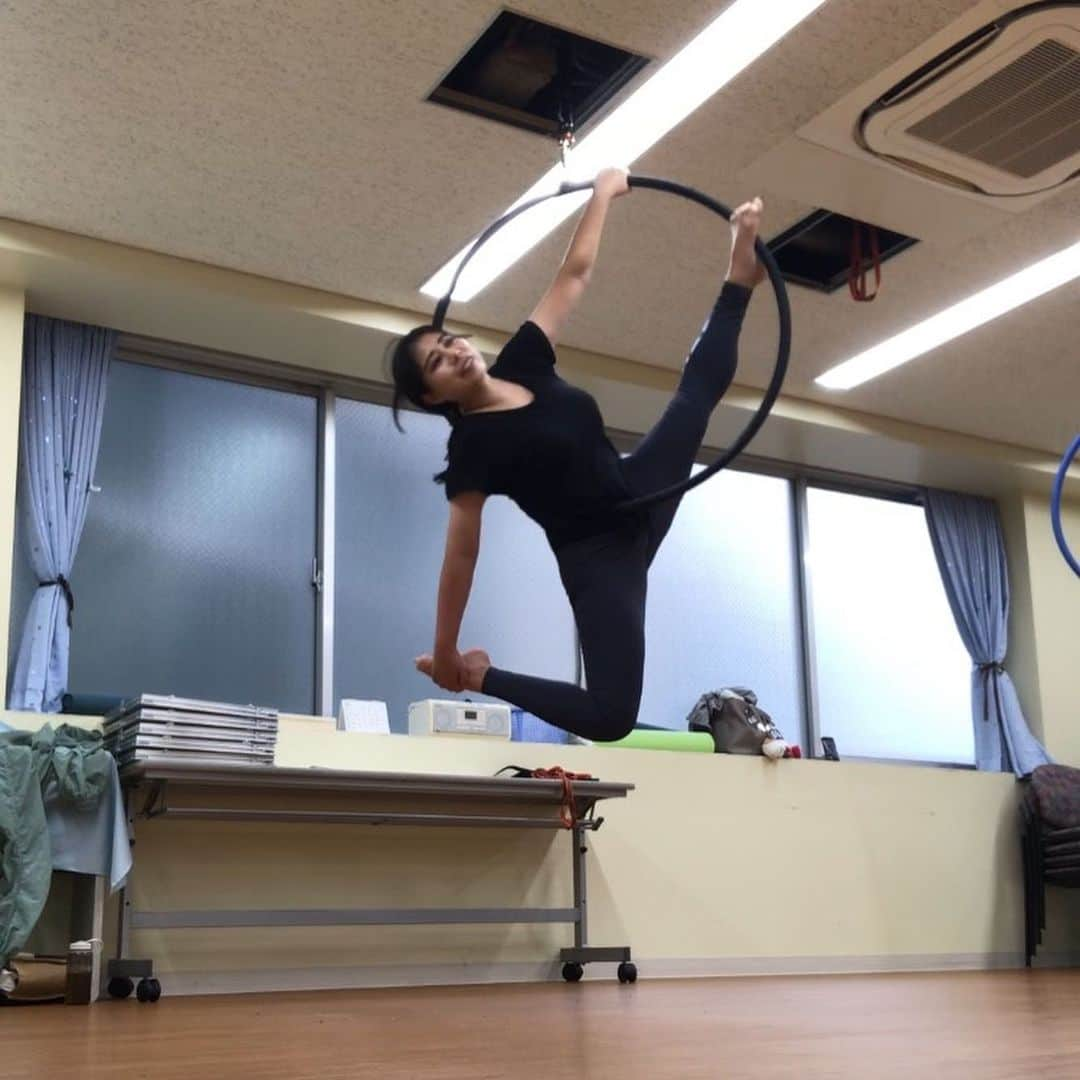 佐々木みえさんのインスタグラム写真 - (佐々木みえInstagram)「今日教えてもらった技記録(^^)   #aerial #aerialdance #aerialtricks #aerialist #aerialnation #体幹 #自分磨き #柔軟 #core #継続は力なり #練習 #トレーニング #training #workout #筋トレ #ダイエット #ワークアウト #好奇心 #大事 #hoop #aerialhoop」9月30日 17時08分 - ruby.sasamin