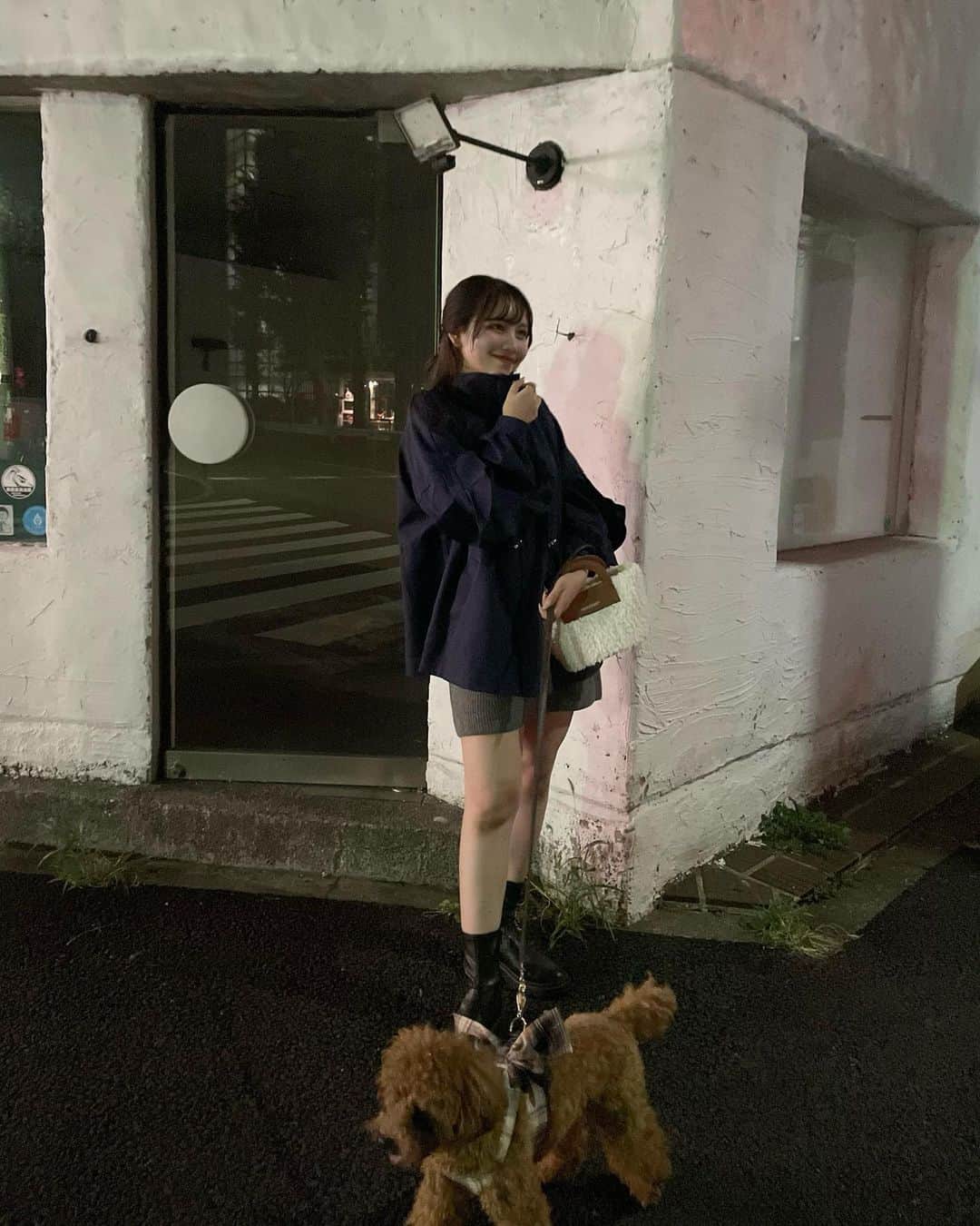 mikuponのインスタグラム：「. 愛犬のお散歩に🍂  newブランドの @sensam.official のアウター🍂  @favclo.official  で購入できます！  　  . #SENSAM #センサム #imyuu  #アイミュウ #favclo. #ファブクロ」