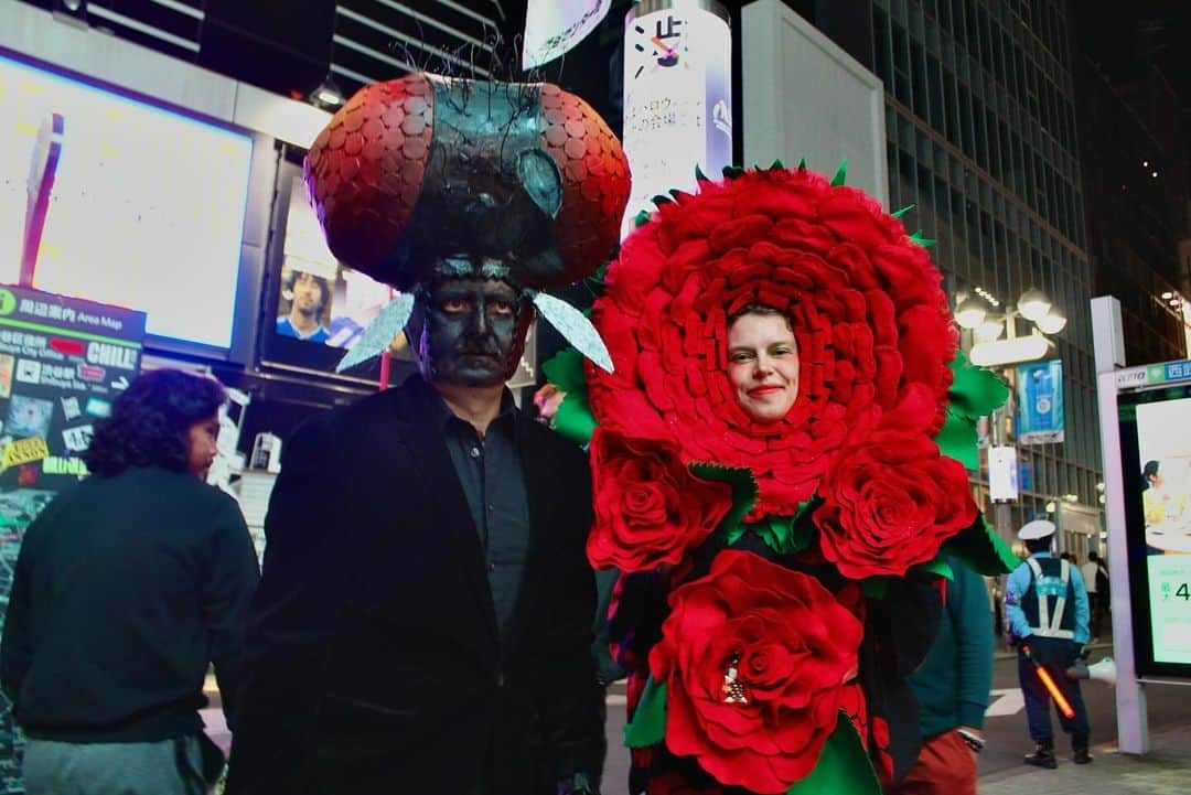 The Japan Timesさんのインスタグラム写真 - (The Japan TimesInstagram)「Tokyo’s Shibuya Ward was on high alert for a potentially raucous Halloween weekend, but a campaign to deter costumed revelers from gathering in the area appears to have been relatively effective, as only a handful of people showed up in costume.   Larger-than-usual crowds, however, were still an issue and hundreds of police were out in force at Shibuya’s famed scramble crossing employing cordon tape, bullhorns and whistles to control the pedestrian flow.  As the night progressed, crowds swelled, making it difficult to navigate around Shibuya Station, particularly Center Street. Security personnel were observed confiscating their alcoholic beverages from individuals who were drinking.  Early Saturday, authorities also fenced off the Hachiko statue, a popular gathering spot outside the station for both locals and tourists.  Read more via the link in our bio.  📸: Anika Osaki Exum  #halloween #hachiko #shibuya #shibuyahalloween #halloween2023 #ハロウィン #渋谷　#ハチ公」10月29日 22時18分 - thejapantimes