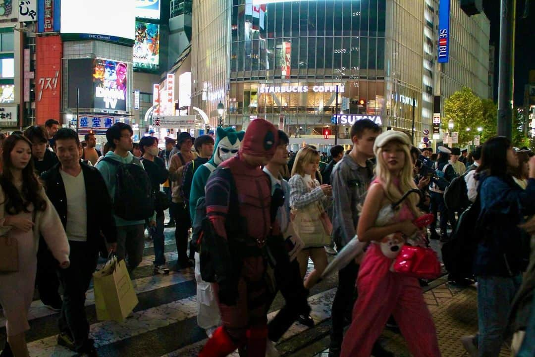 The Japan Timesさんのインスタグラム写真 - (The Japan TimesInstagram)「Tokyo’s Shibuya Ward was on high alert for a potentially raucous Halloween weekend, but a campaign to deter costumed revelers from gathering in the area appears to have been relatively effective, as only a handful of people showed up in costume.   Larger-than-usual crowds, however, were still an issue and hundreds of police were out in force at Shibuya’s famed scramble crossing employing cordon tape, bullhorns and whistles to control the pedestrian flow.  As the night progressed, crowds swelled, making it difficult to navigate around Shibuya Station, particularly Center Street. Security personnel were observed confiscating their alcoholic beverages from individuals who were drinking.  Early Saturday, authorities also fenced off the Hachiko statue, a popular gathering spot outside the station for both locals and tourists.  Read more via the link in our bio.  📸: Anika Osaki Exum  #halloween #hachiko #shibuya #shibuyahalloween #halloween2023 #ハロウィン #渋谷　#ハチ公」10月29日 22時18分 - thejapantimes