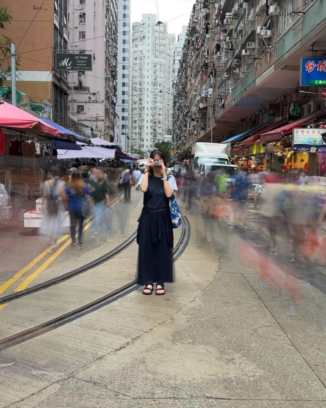 ゆうゆさんのインスタグラム写真 - (ゆうゆInstagram)「* *． **✧̣͙ͥ* ⁡ 2023.10.29   ⁡ ⁡ ⁡ 香港で 旅友とiPhone写真遊び ⁡ 長時間露光をやってみた🎵 ⁡ ⁡ ⁡ 同じ趣味を持ってると 待たしてる感がなくて撮りまくって ひとつ所に長くなる（笑） ⁡ ⁡ ⁡ ⁡ #もうカメラはiphoneでいいのではないか  #iphoneしか勝たん  #いや早く現像だしなさい ⁡ ⁡ ________________________________________ **✧̣͙ͥ* ⁡ ⁡ ⁡ #写真で遊ぶ #長時間露光 #iPhoneで長時間露光をやってみた　 #iPhone #iPhone13promax  #yuyu_hongkong  #ふたりっぷ #ノースポイント #北角 #いきあたりばっ旅  #香港トラム #トラム #香港トラム大好き　 #Bluegirl #as_archive  #tabilabo #香港旅行 #hongkong  #暮らすように旅をする #旅するように暮らす #いつかまた世界で　 #そうだ香港行こう」10月29日 20時49分 - _hikarinohako_