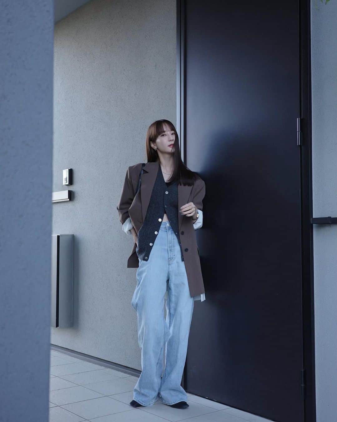 佐藤涼実のインスタグラム：「ootd 久しぶりの休日私服 秋の装いを思いっきり楽しむ季節   ゆるりとしたスタイルに メンズライクなjk合わせが好き♡」