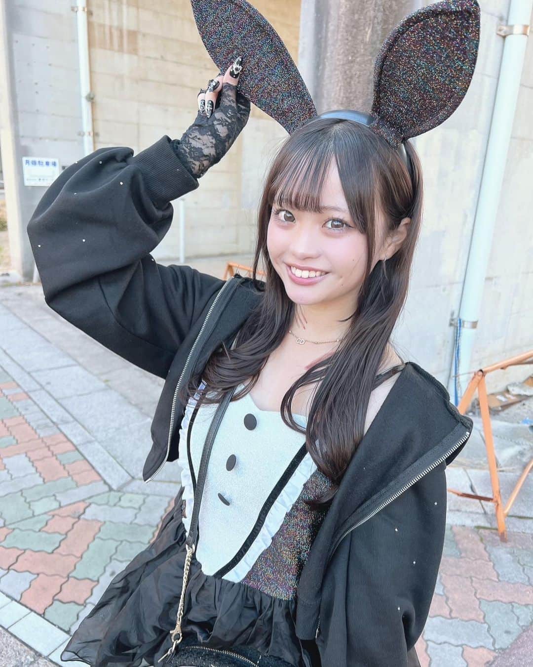 杉井美咲のインスタグラム：「バニーちゃん🐰🩶  地元の子とハロウィンした👻❤︎ ・ ・ #jk #sjk #jk2 #jkブランド #jkの素敵な思い出 #07 #杉井美咲 #女子高生ミスコン #高一ミスコン」