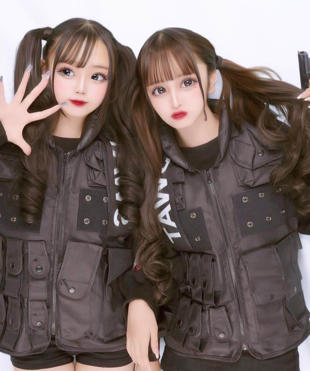 村上美侑羽さんのインスタグラム写真 - (村上美侑羽Instagram)「SWAT❤︎🔫 #プリクラ #ぷりんと倶楽部 #love #swat #ぷりくらぽーず #ハルイロセカイ」10月29日 21時07分 - miyuuuuu0123