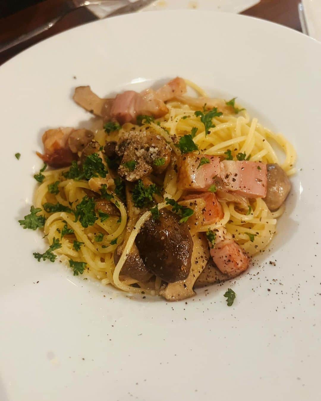 北川瑛里奈さんのインスタグラム写真 - (北川瑛里奈Instagram)「: : 🍷🍝 : : ☑ CERCHI : : しほみんが名古屋に来てくれたので 一緒に夜ご飯を食べに行きました🚗 : ずっと行ってみたかったお店だけど 中々ランチは行けないので夜行って来た🌙 : 前菜からデザートまで美味しかったー！ : 2人の写真もまた投稿します🤭💗 : : : : : : : #チェルキ #cerchi #italianfood #名古屋ディナー #金山グルメ #金山ランチ #金山カフェ #金山ディナー #名古屋グルメ #名古屋ランチ #名古屋ディナー #イタリアン」10月29日 21時00分 - elena_kitaoka