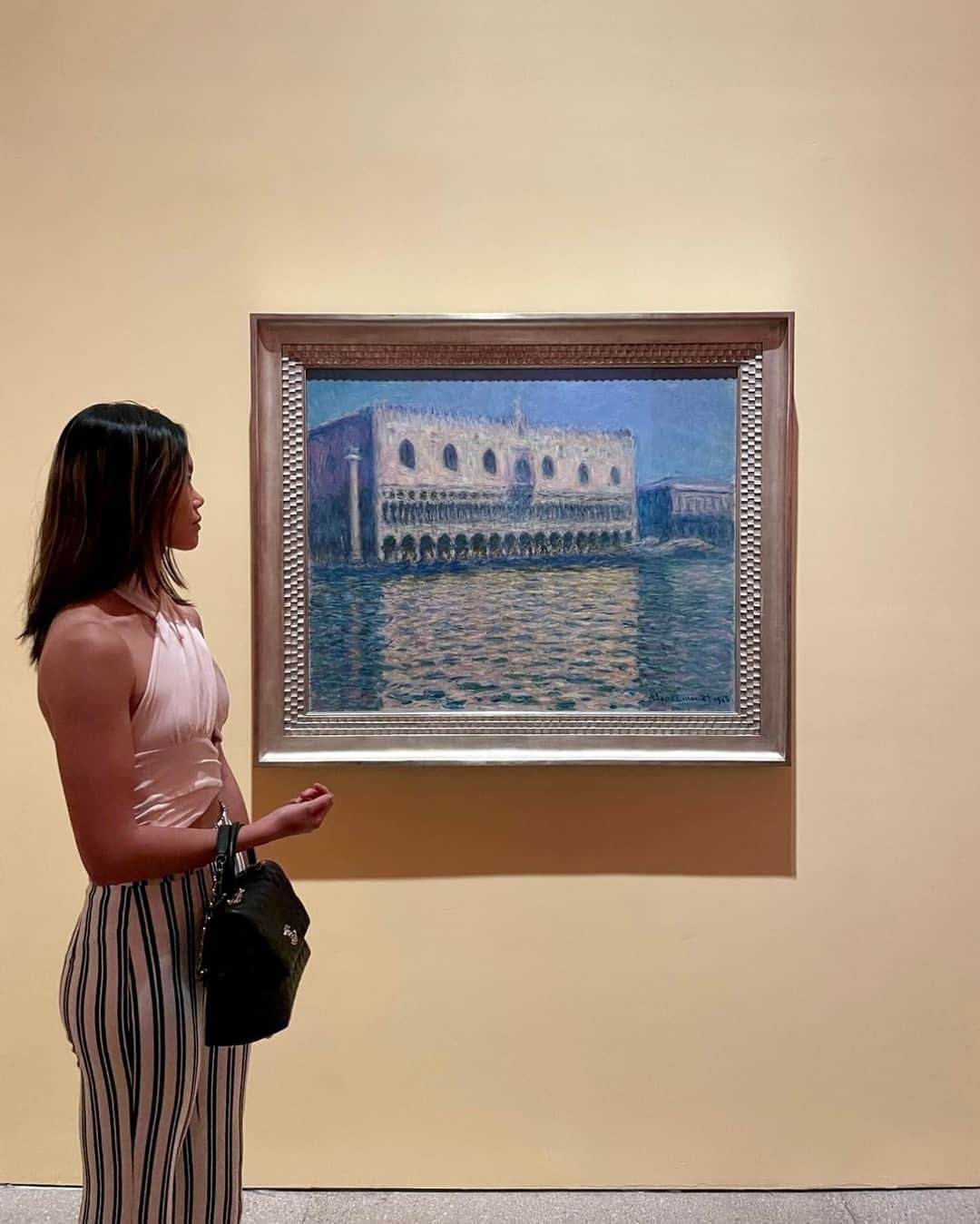 ブルックリン美術館さんのインスタグラム写真 - (ブルックリン美術館Instagram)「It’s not easy pulling focus from an iconic impressionist painting by Claude Monet or the triumphant, large-scale work of Kehinde Wiley, but our visitors manage. 😍⁠ ⁠ Share your visit with us using #MyBkM for a chance to be reposted by us! ⁠ ⁠ 📷 @iamtreluv, @sir_sipho_, @chasstacks, @ranallaa_, @yingluwang_⁠ ⁠ #MyBkM #BrooklynMuseum」10月29日 21時00分 - brooklynmuseum