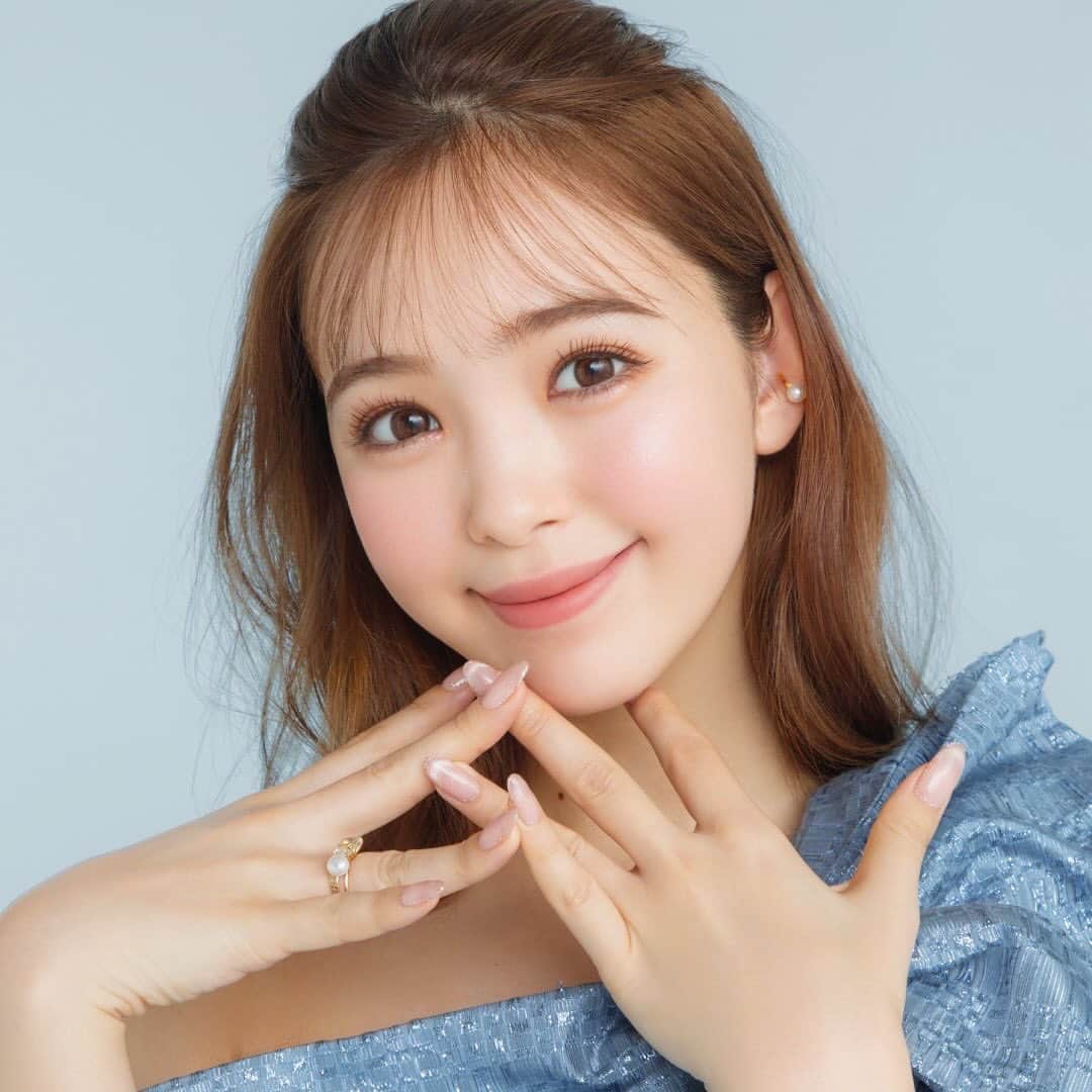 藤田ニコル（にこるん）さんのインスタグラム写真 - (藤田ニコル（にこるん）Instagram)「✨発売開始✨  cimerより涙袋拡張パールライナーが 誕生しました🌙 いろんな色がある中でも、 涙袋が1番自然に盛れるカラーを研究してたどり着いたのがこの1色です！ ⁡ これさえあれば自然に涙袋が盛れて 目が大きく見えます🥹🫶 ⁡ 上品さを演出するパールを 4種も詰め込んだ 自信の1本ができたので ぜひ使ってみてください♡」10月29日 21時05分 - 2525nicole2