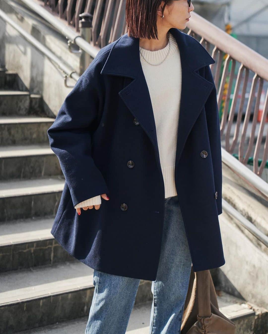 AR Holidayさんのインスタグラム写真 - (AR HolidayInstagram)「✔︎3WAY LONG & SHORT COAT 冬本番のおすすめアウター。 ロングとショートで選べるサイズ感でご用意◎ ㅤㅤ ━━━━━━━━━━━━━━━ ㅤ #スタンドカラー3WAYロングコート price/¥7,920(tax in) color/black.ivory.khaki.navy.check size/S.M ㅤㅤㅤ #スタンドカラー3WAYショートコート price/¥7,700(tax in) color/black.ivory.navy size/FREE ㅤㅤ ━━━━━━━━━━━━━━━ ㅤㅤ ※撮影環境の加工感により、実物と色味が異なる場合がございます。 実物に近い色味はZOZOTOWNページ内画像をご参照ください。  #auntierosa#arholiday#holiday#auntierosaholiday#アンティローザホリデー#ホリデー#アンティローザ#2023AW#zozotown#zozotown購入品#ファッション #ワンマイルコーデ #イエベ #ブルベ #秋コーデ #冬コーデ#シンプルコーデ#モードカジュアル #リラックス #リラックカジュアル #大人カジュアル #大人ファッション」10月29日 21時09分 - arholiday