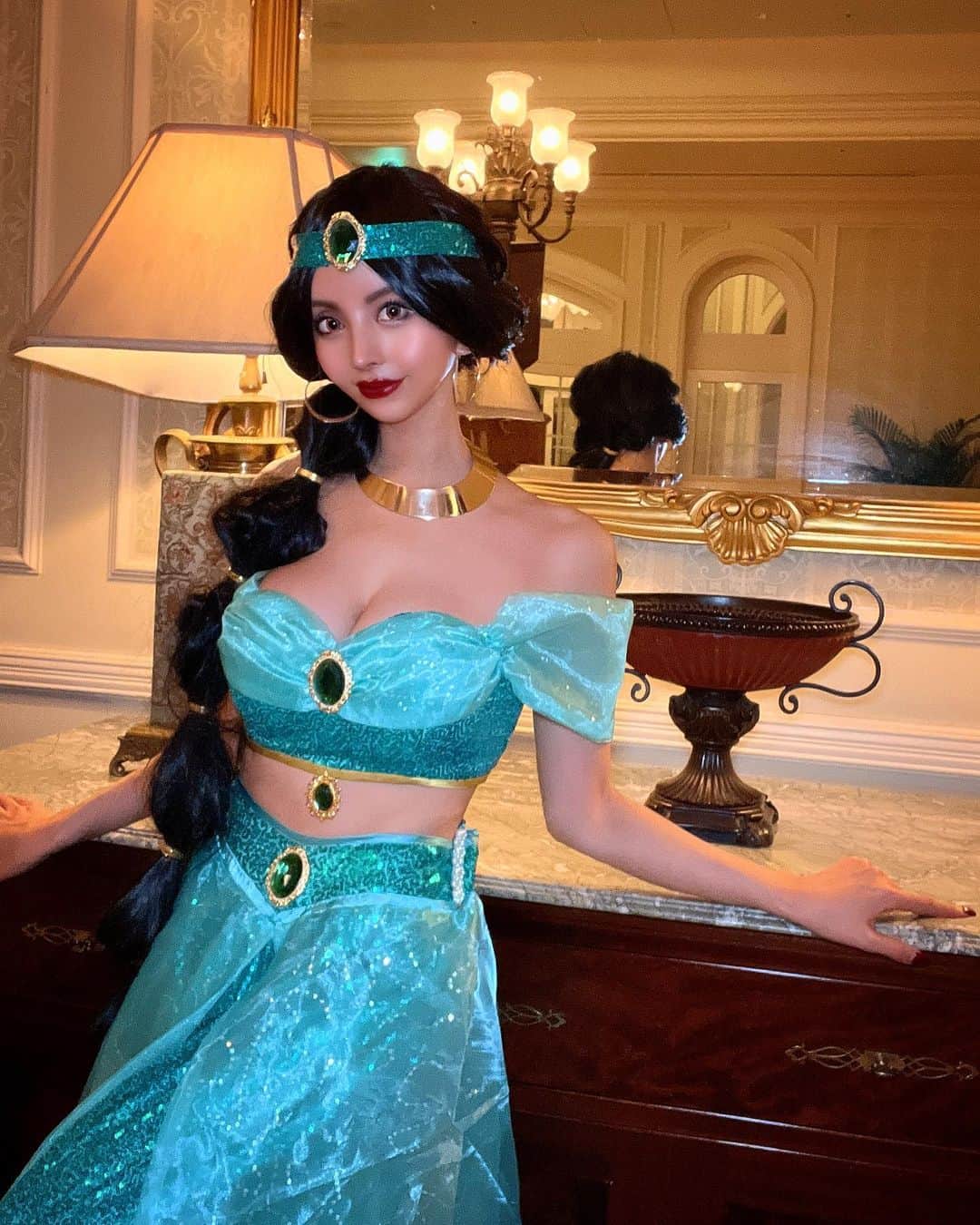 愛川みれいさんのインスタグラム写真 - (愛川みれいInstagram)「Disney🎀Jasmine🧞💎✨  我ながら自信作💫 どうかしら？🩵💙  #ハロウィン#コスプレ#ディズニー#Disney #アラジン#ジャスミン#変身願望#愛川みれい」10月29日 21時10分 - mirei.aikawa