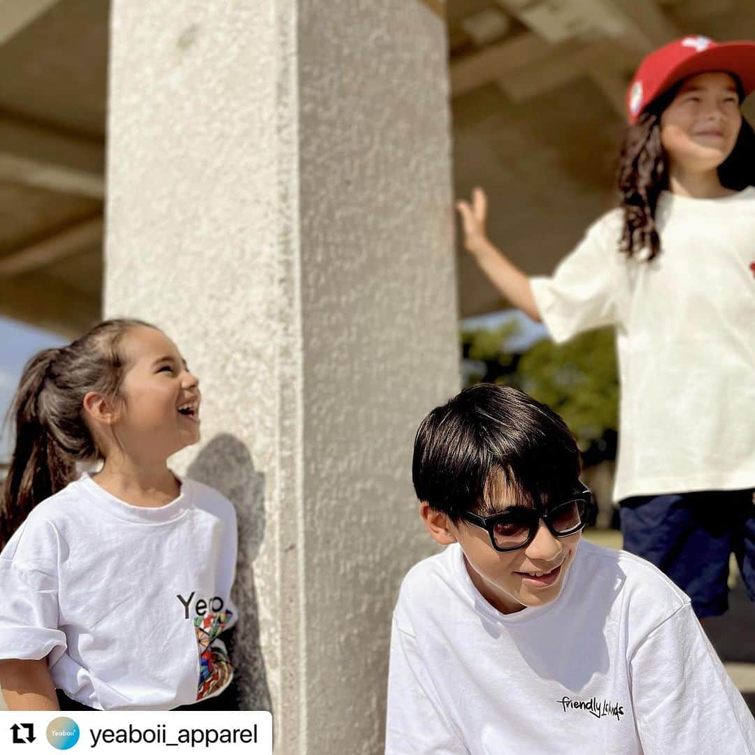 中島イシレリのインスタグラム：「兄弟で仲いいのはハッピーなる😍 #yeaboii #everyoneisfamily  #everyoneiswelcome  #friendlyisland  #tongaisland   @yeaboii_apparel」