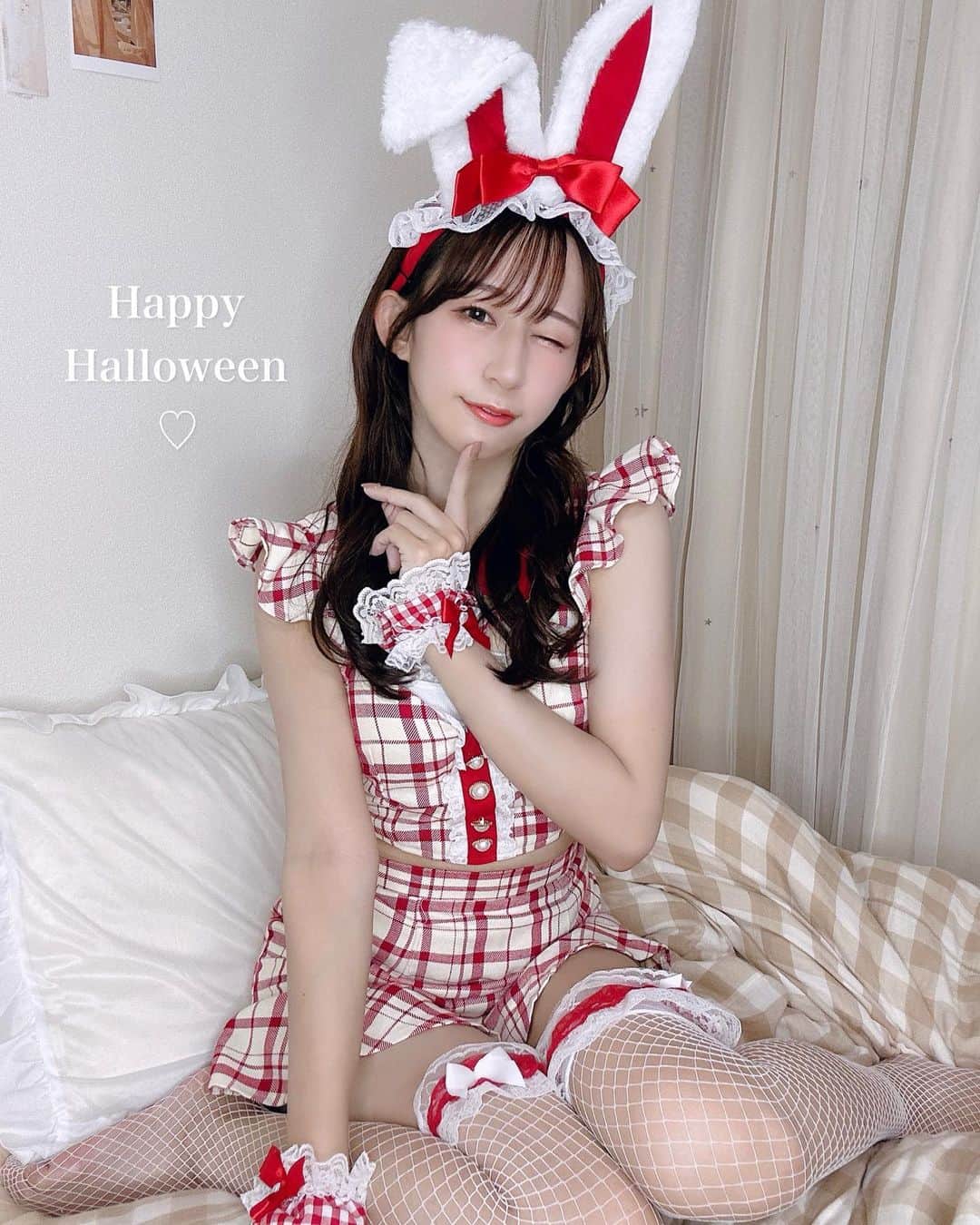 やっこのインスタグラム：「🎃ྀི ᕼᥲρρч ᕼᥲᥣᥣ᥆աᥱᥱᥒ ྀི 🎃 ⁡ ⁡ ⁡ ⁡ 今年の仮装はうさちゃん🐰♡ 可愛すぎて速攻ぽちった❕ ⁡ @dress_sugar のものです👻 ⁡ ⁡ ⁡ 今年もLIVEでたくさん仮装したな〜 会いに来てくれたみんなありがとうでした🎃♡ ⁡ ⁡ ⁡ ⁡ ⁡ #ハロウィン #Halloween #ハロウィン仮装 #仮装 #sugar #コスプレ #バニー #ハロウィンコスプレ #happyhalloween #ハロウィンパーティー #コスプレ #ハロウィンメイク #bunny」