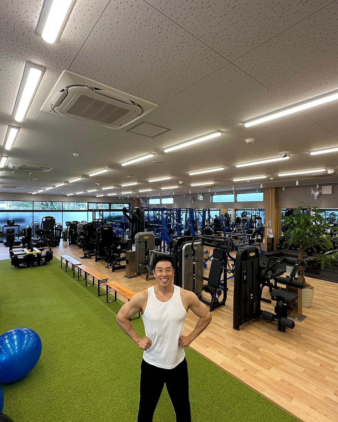 なかやまきんに君さんのインスタグラム写真 - (なかやまきんに君Instagram)「#なかやまきんに君 #本日10月29日 #埼玉県川口市 に #私が監修致しました #THEPOWERGYM(#ザパワージム) が #グランドオープン 致しました #初めての方から上級者の方まで #使って頂けるジムとなっております #なんと日本国内初となる #テクノジム社 の #マシンスクワットマシン(5、6枚目) #デッドリフトマシン(7枚目) を #導入しております #腰に負担なく #めちゃくちゃ効きます #24時間ジム となっておりますので #お好きな時間にお越しくださいませ #日本中の体脂肪を燃やす #詳しくはHPをご覧くださいませ #https://thepowergym.jp #キャー筋肉の遊園地ステキー」10月29日 21時15分 - nakayama_kinnikun