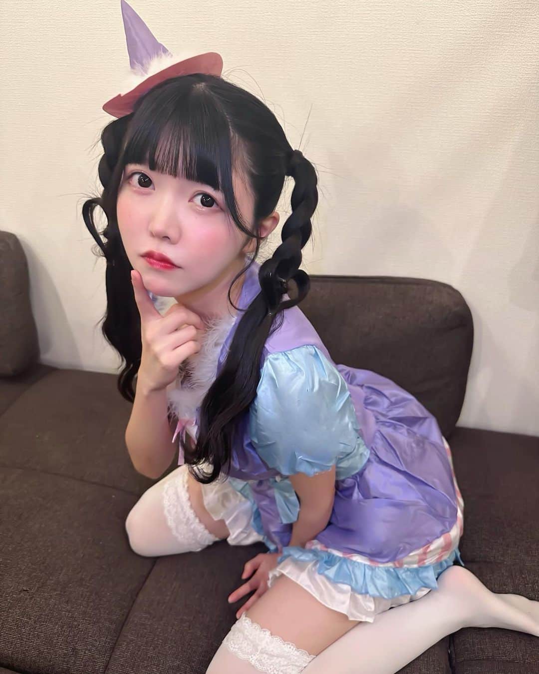 小野寺梓のインスタグラム：「魔女になりました🧙‍♀️   #Halloween  #ハロウィン  #コスプレ #黒髪  #黒髪ロング #攝影 #旅遊攝影 #拍攝 #寫真 #攝影日記 #人像攝影 #攝影師 #互惠 #拍照 #人像摄影 #攝影日常」