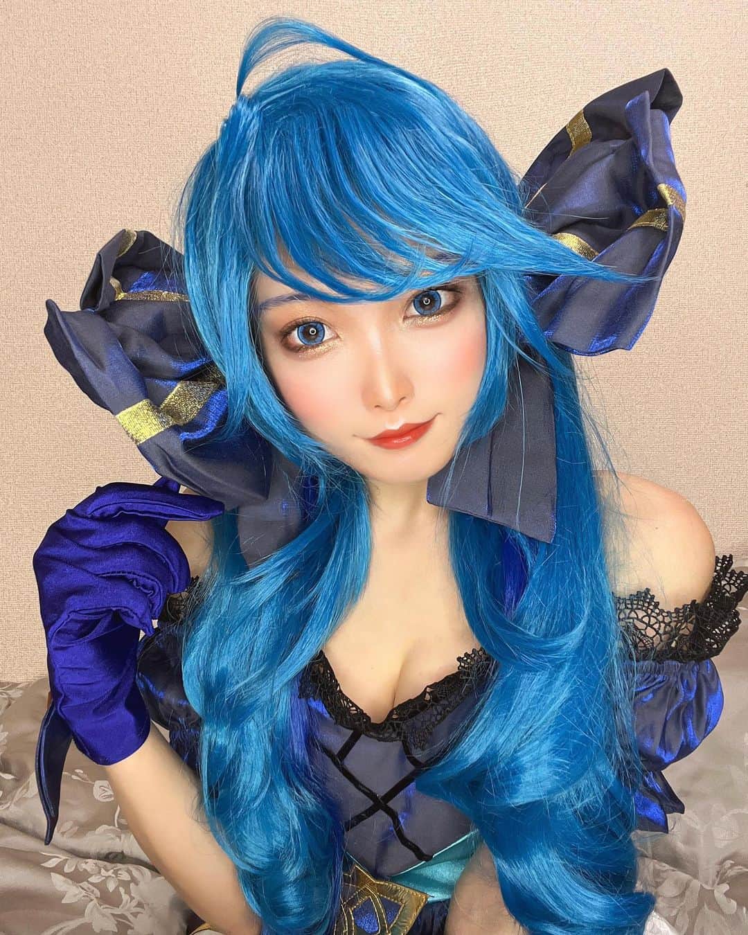 山吹りょうのインスタグラム：「League of Legends / グウェン  「張り切ってまいりましょう、鋏を持って！」  #lol #LeagueofLegends #cosplay #グウェン」