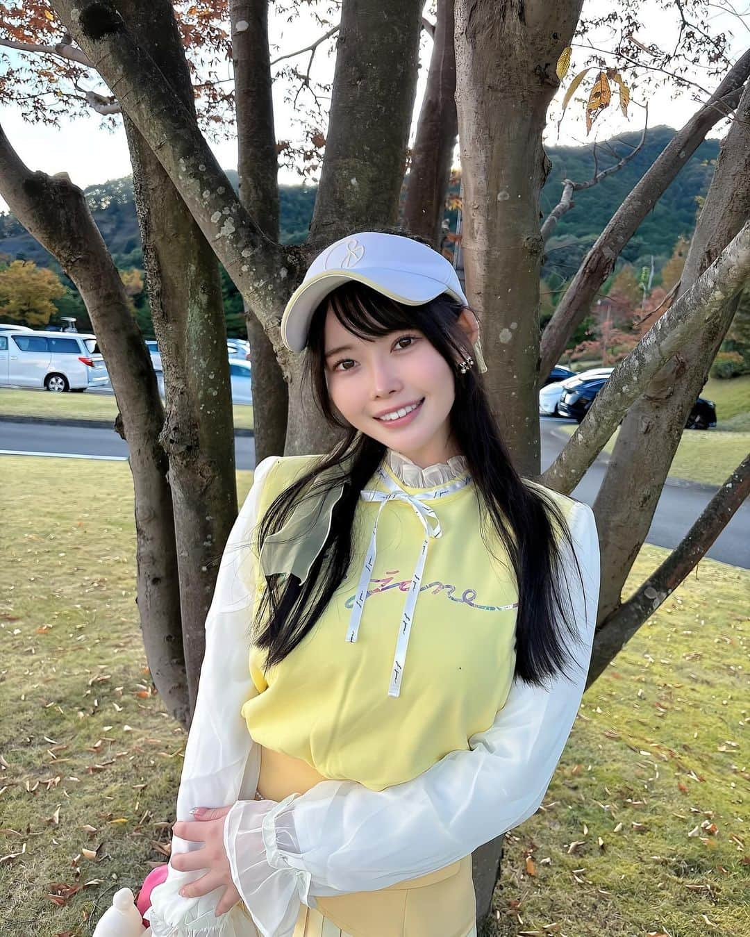 伊川愛梨さんのインスタグラム写真 - (伊川愛梨Instagram)「後半のウェアはフリフリ可愛い系だった💛 @j.jane_japan   #ゴルフ女子」10月29日 21時21分 - shirakawa_airi_