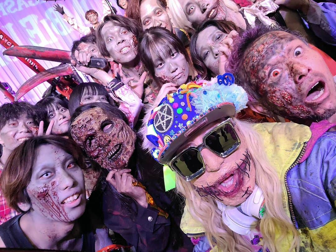 DJ KOOさんのインスタグラム写真 - (DJ KOOInstagram)「#ナガシマゾンビアイランド 4年振りの復活！！ まさに東海地区最大のゾンビイベント 健康で元気なゾンビ達とめっちゃくちゃ楽しく盛り上がりました！！  ハッピーハロウィン DO DANCE！！   #Halloween 🎃  #ナガシマスパーランド  #DJKOO」10月29日 21時23分 - dj_koo1019