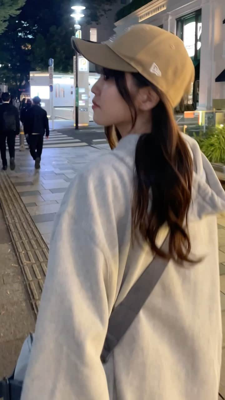 のインスタグラム：「表参道のイルミ12/1かららしいけど早くライトアップされて欲しい🌟夜のだらだら散歩すき〜〜」