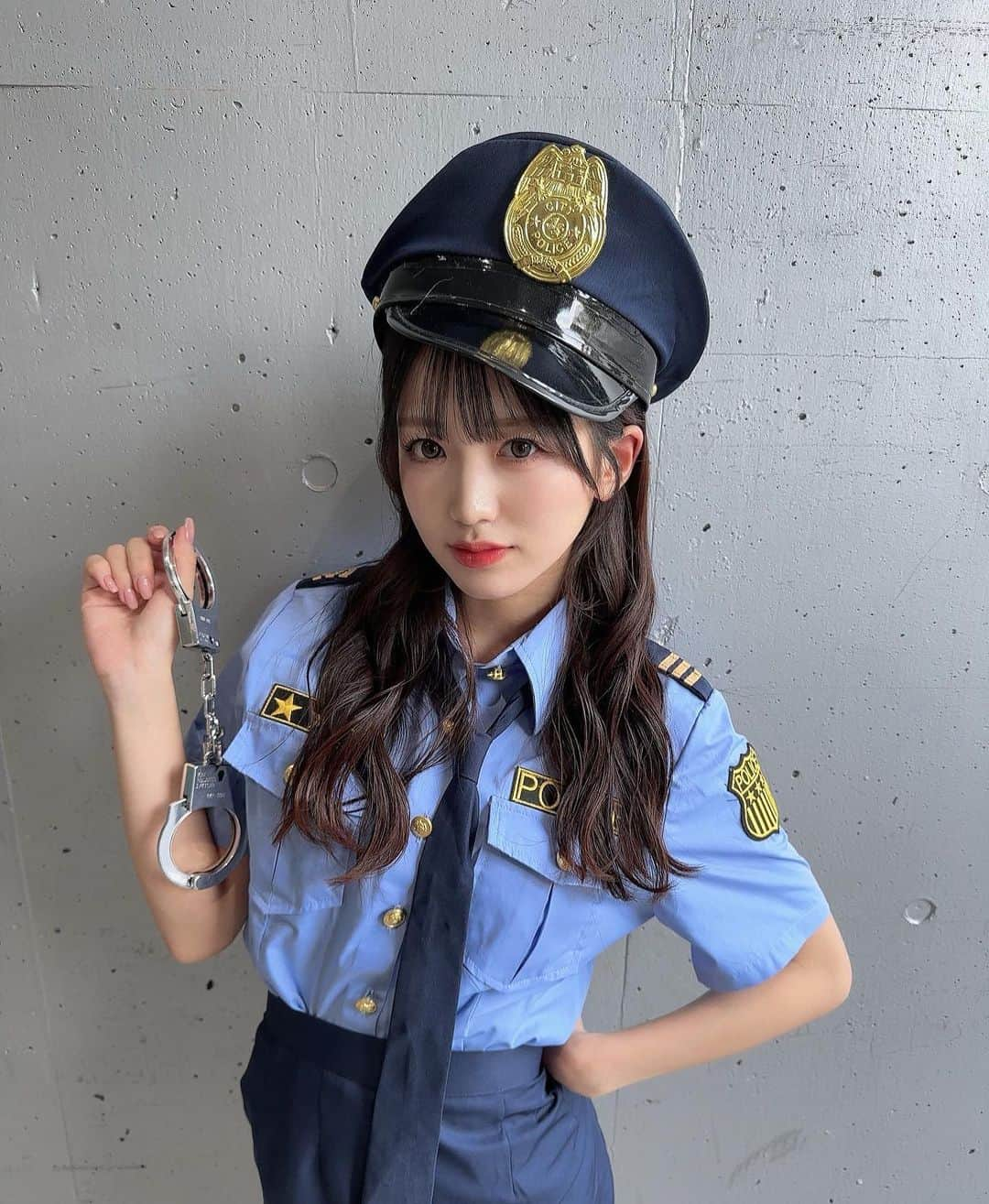 坂田心咲のインスタグラム：「. 悪い子どこだ~~🚔🚨🩵  #NMB48 #坂田心咲 #アイドル #05 #jk #ljk #hapakristin #ポリス #ポリスコスプレ #コスプレ #ハロウィン #ハロウィンコスプレ #骨格ウェーブ #個別握手会」