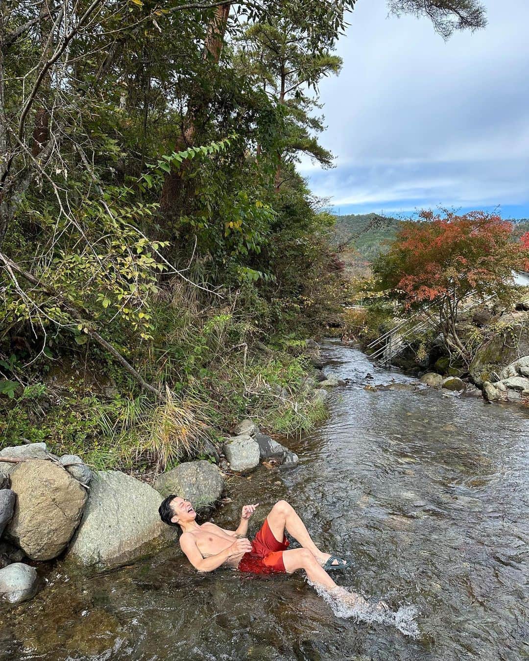 高崎凌さんのインスタグラム写真 - (高崎凌Instagram)「山梨⛰️  初めての川水風呂もできてさーいこう🧖」10月29日 21時42分 - ryo__takasaki