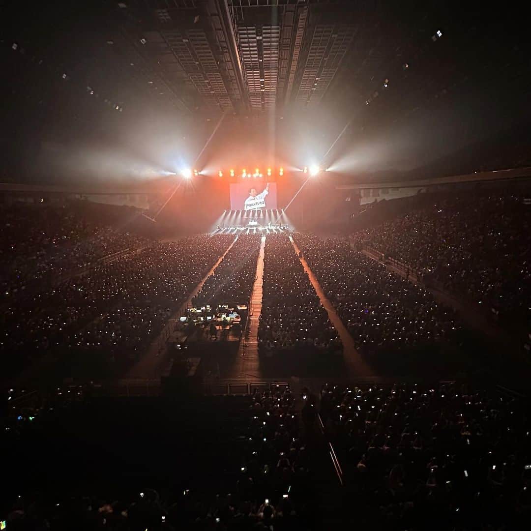 みずしな孝之のインスタグラム：「ゲームセンターCX有野の挑戦20周年大感謝祭。 久しぶりのさいたまスーパーアリーナ！ 観客15000人！すごすぎる！ 結果はネタバレになるので言えないのだけど なんかむちゃくちゃ泣けてしまった。 有野課長もスタッフの皆さんもありがとうございました！ この愛され番組がいつまでも続きますように！」