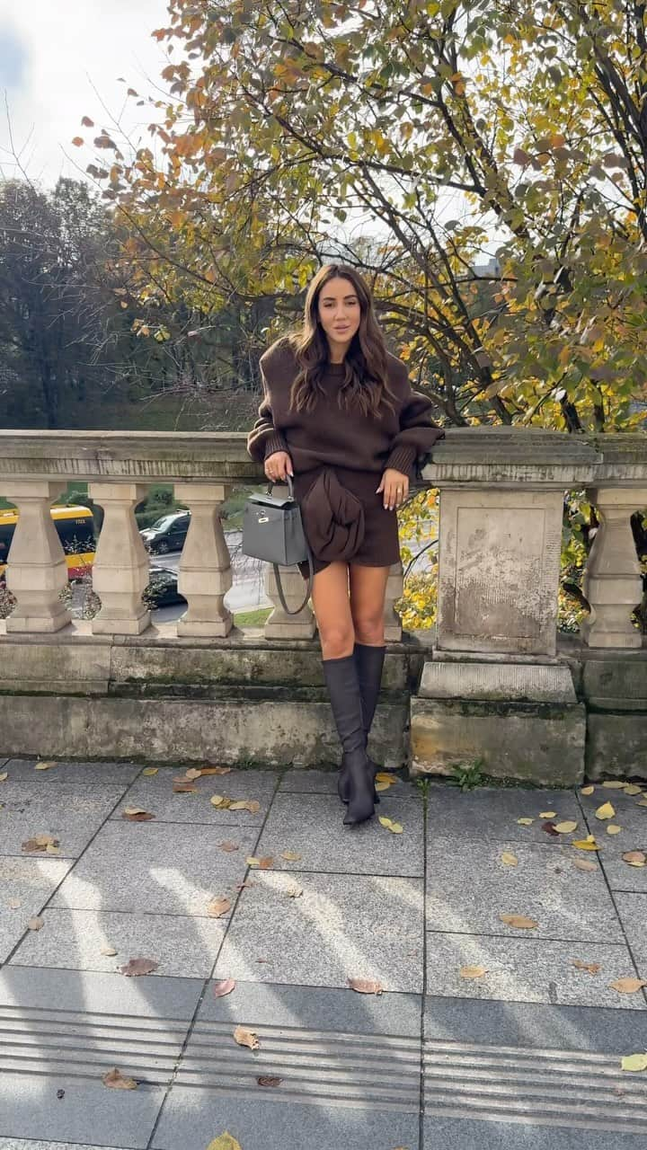 Tamara Kalinicのインスタグラム：「Autumn in Warsaw with @mytheresa.com @magdabutrym #mytheresaxmagdabutrym」