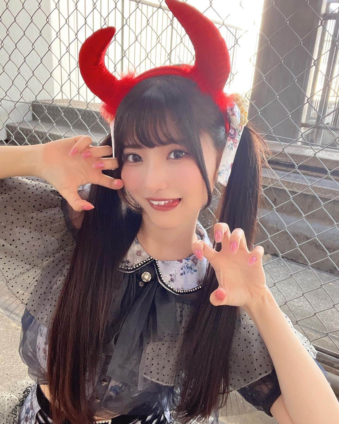 のインスタグラム：「😈♡」