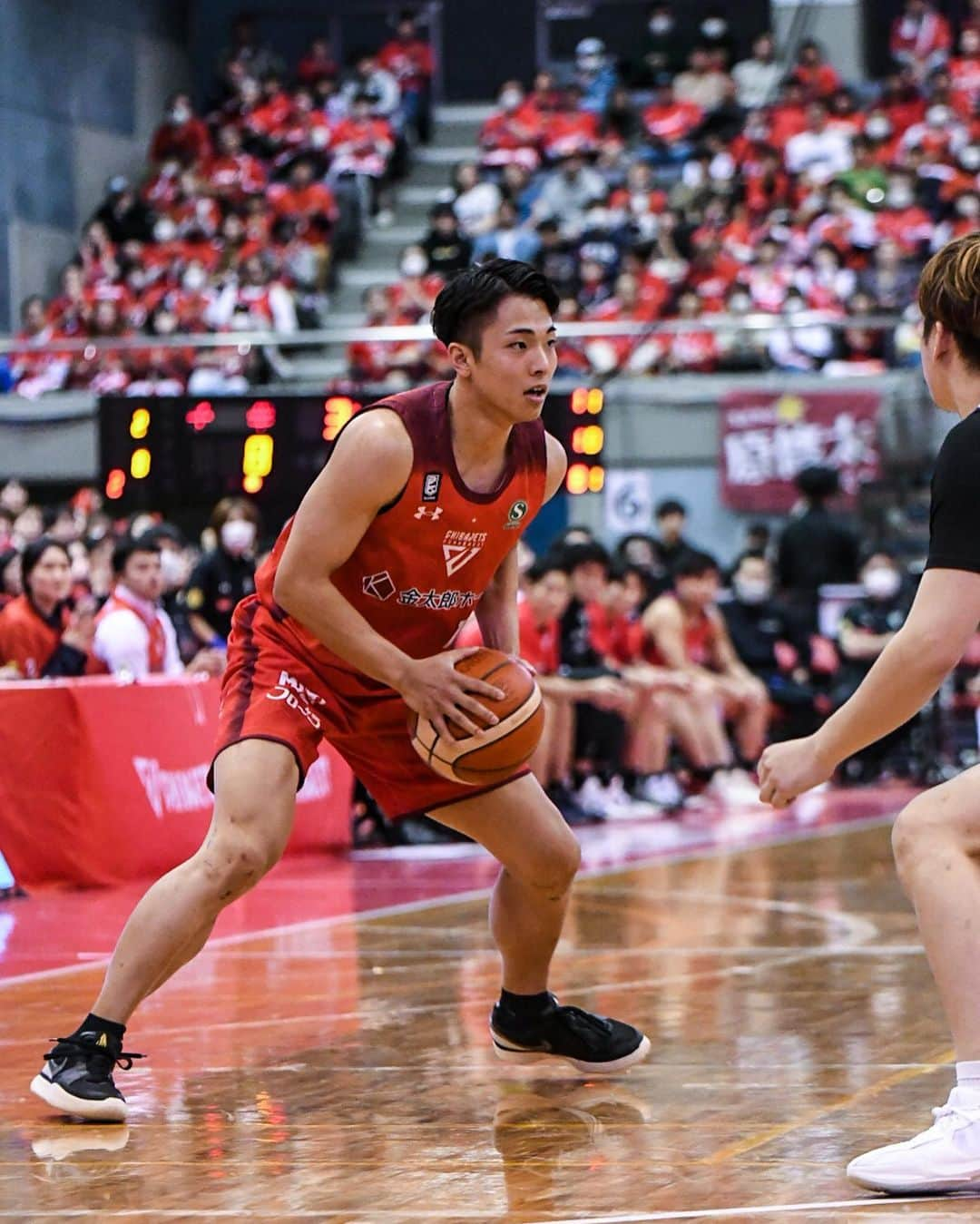 千葉ジェッツさんのインスタグラム写真 - (千葉ジェッツInstagram)「試合風景|ω･)📸  B.LEAGUE2023-24 vs.FE名古屋  🏀試合終了🏀 千葉J 73-88 FE名古屋  #連勝ならず #悔しい敗戦 #この負けを糧に #ステップアップしていこう #chibajets #Bリーグ #千葉ジェッツ #バスケ #basketball #portrait  #photograph #ジェッツ写真部 #レンズ越しの世界 #応炎🔥 #ありがとうございました✨」10月29日 21時57分 - chibajets_official