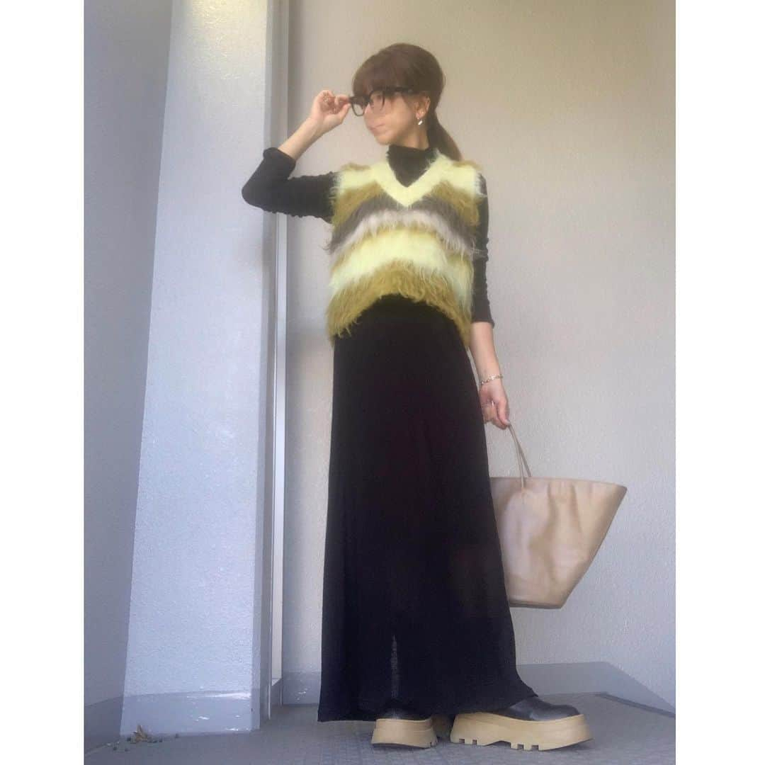 chieminsさんのインスタグラム写真 - (chieminsInstagram)「今日はホームセンター巡りしてた😊 お部屋の模様替え中。。。  dress▶︎▷#agawd  vest▶︎▷#adametrope  bag▶︎▷#gallardagalante  boots▶︎▷#searoomlynn   #code  #coordinate #ootd #outfit #mylook #ママコーデ#156cmコーデ」10月29日 21時57分 - chery0131