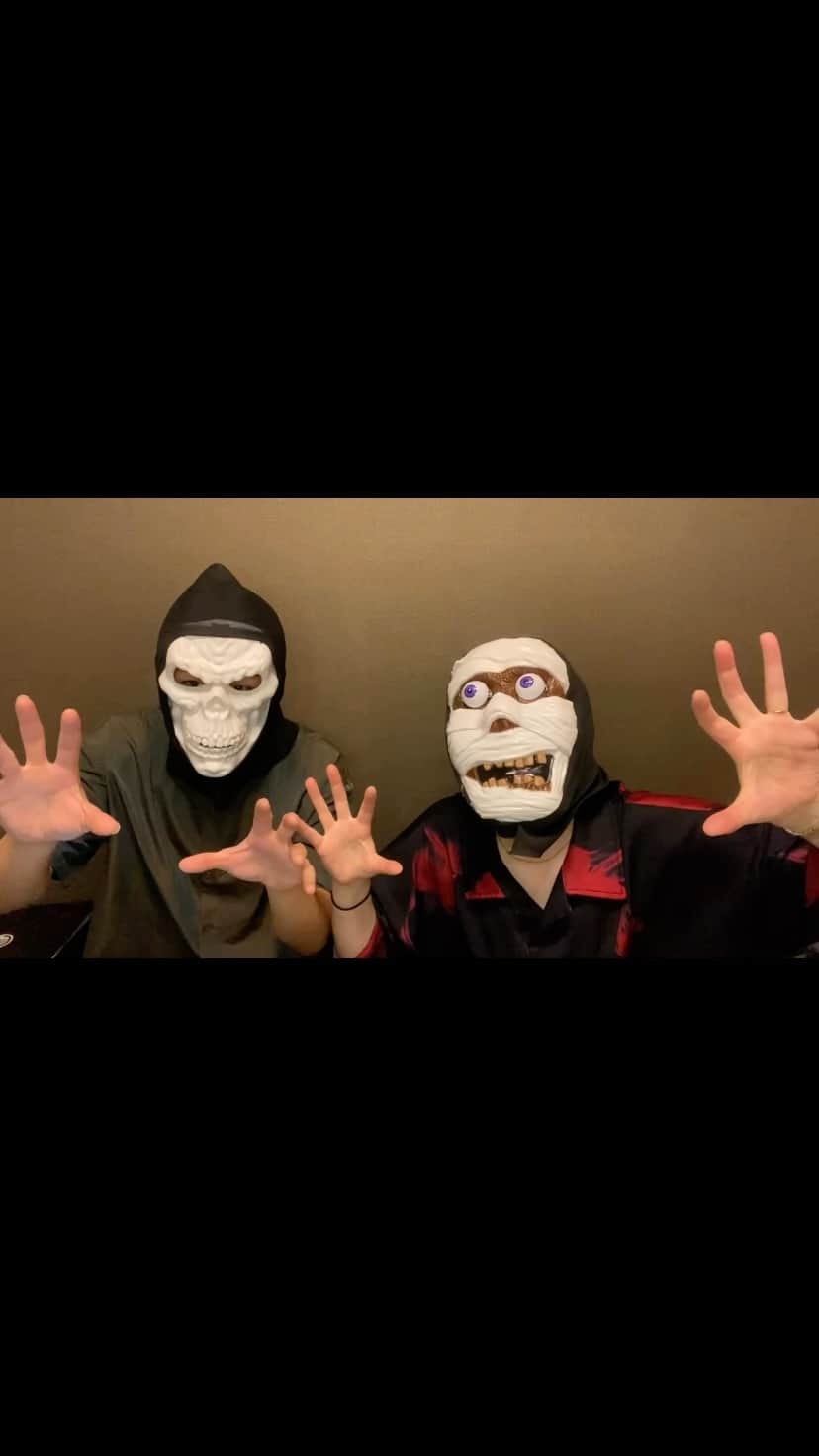 Emilyのインスタグラム：「／  犯行予告が届きました…🎃  ＼  ハロウィンの夜に…  HONEBONEが誘拐！？ 返してほしければワンマンライブにくること！？どんな取引内容だよ…  11.4(土)恵比寿LIQUIDROOM ワンマンライブ チケットはストーリーから…」