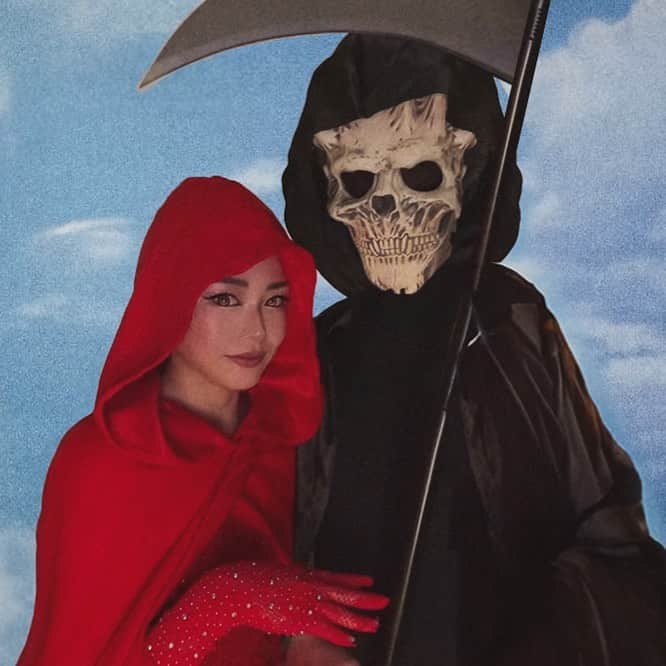 manaのインスタグラム：「#halloween2023 ❤️‍🔥🩻💀🫗   . #dojacat #paintthetownred #doja #zyonmana」