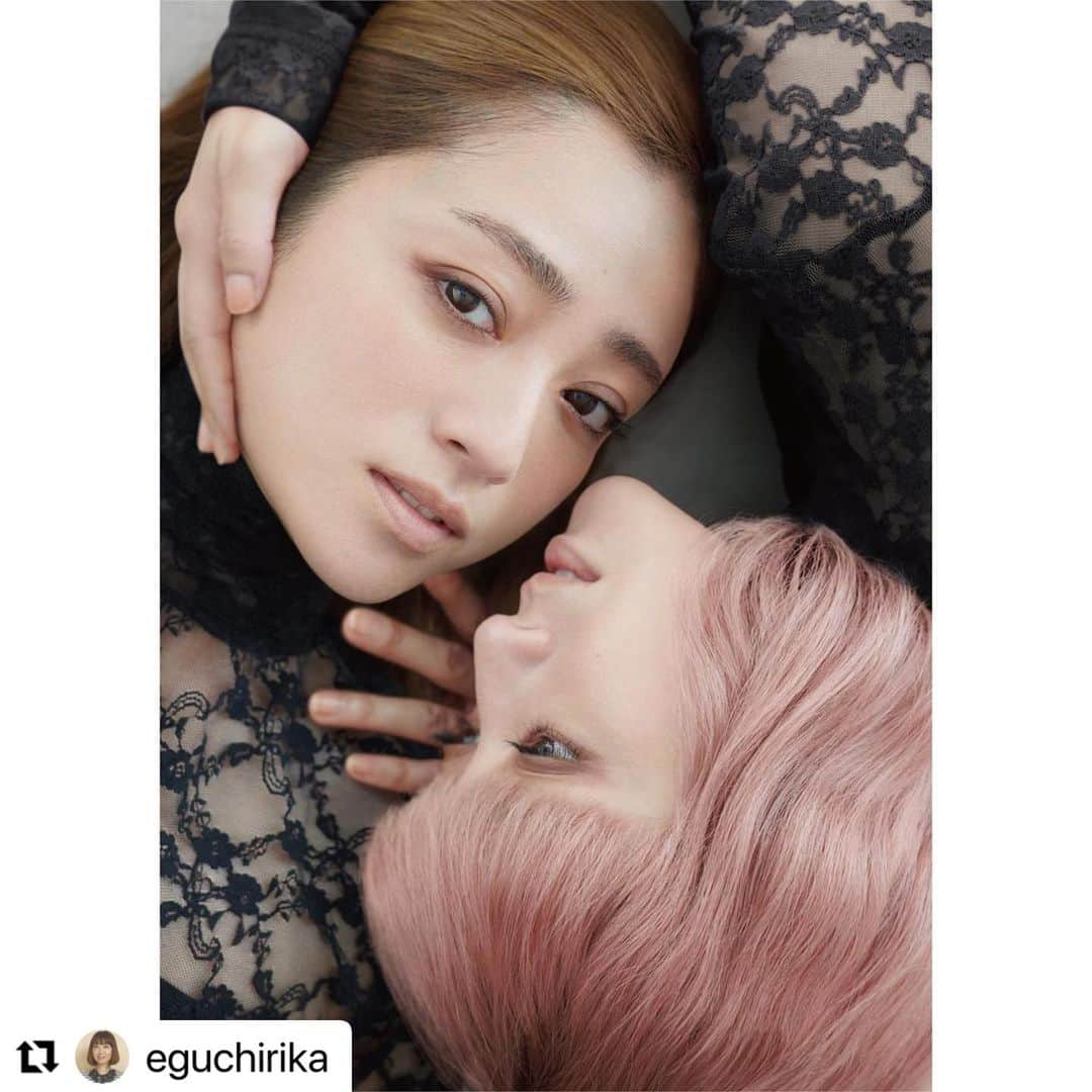 小西神士のインスタグラム：「#Repost @eguchirika with @use.repost ・・・ 今日からスタート  安達祐実さんの芸能生活40周年を記念したアート展に参加します。 @_yumi_adachi   安達祐実：芸能生活40周年記念アート展 「YUMI ADACHI ４０／４２」 日時：2023年10月28日（土）、29日（日）11時〜19時まで 場所：elephant STUDIO　〒150-0002 東京都渋谷区渋谷2-7-4  参加クリエイター： アートディレクター／映画監督：千原徹也 @thechihara  アートディレクター：えぐちりか @eguchirika  アートディレクター：小杉幸一 @koichi_kosugi_onehappy_  アートディレクター：misato @miiiiiii828  フォトグラファー：磯部昭子 @akikoisobe   撮影 @takeshi__hanzawa  衣装 mana.snow  ヘアメイク @shinji_konishi  レタッチ#畑尾拓 #安達祐実　#えぐちりか　#rikaeguchi」