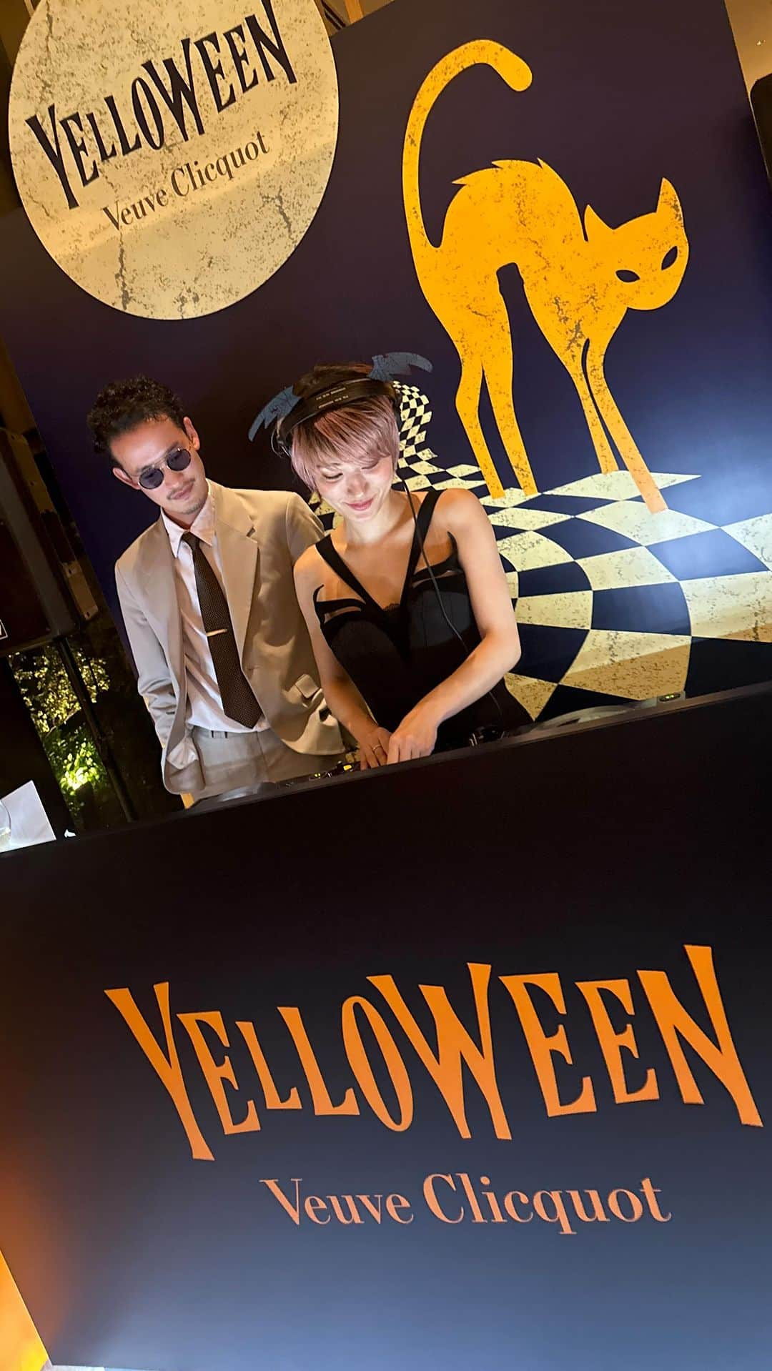 中川友里のインスタグラム：「@westinyokohama × @veuveclicquot yelloween DJさせていただきました🎉 @shimash_room さんありがとうございます🎉  @dimitrifromparisofficial 先生のグルーヴもmixも最高〜で意気投合した夜でした🥰  #veuvequliquot #westin」