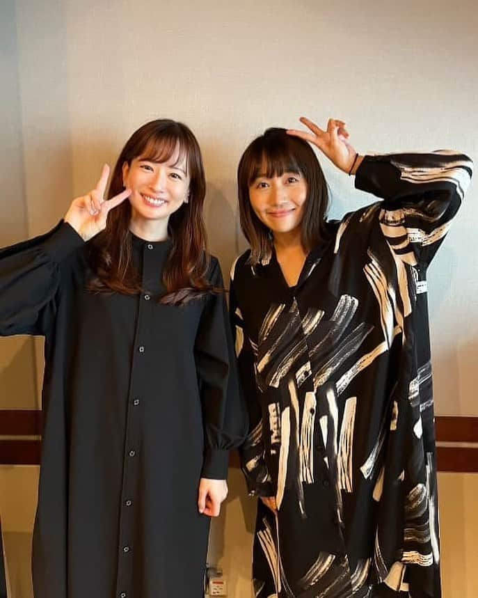 矢井田瞳さんのインスタグラム写真 - (矢井田瞳Instagram)「皆藤愛子さんのラジオにおじゃましました📻 癒しボイスに癒されまくりなひと時でした✨ ありがとうございました！  #皆藤愛子 #矢井田瞳 #アイノロイ #tokyofm」10月29日 14時06分 - hitomi_yaida