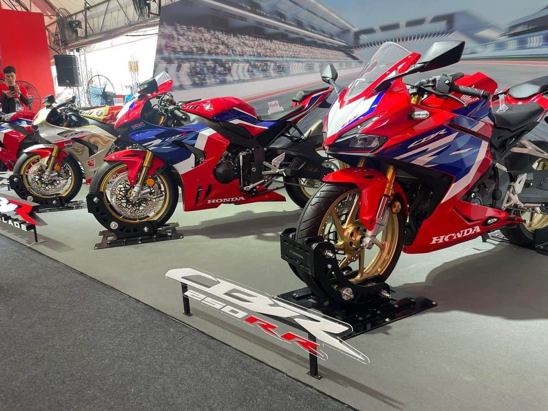 レプソル・ホンダさんのインスタグラム写真 - (レプソル・ホンダInstagram)「What a setup from @hondamotorcyclethailand at the #ThaiGP 😍🇹🇭」10月29日 14時26分 - hrc_motogp