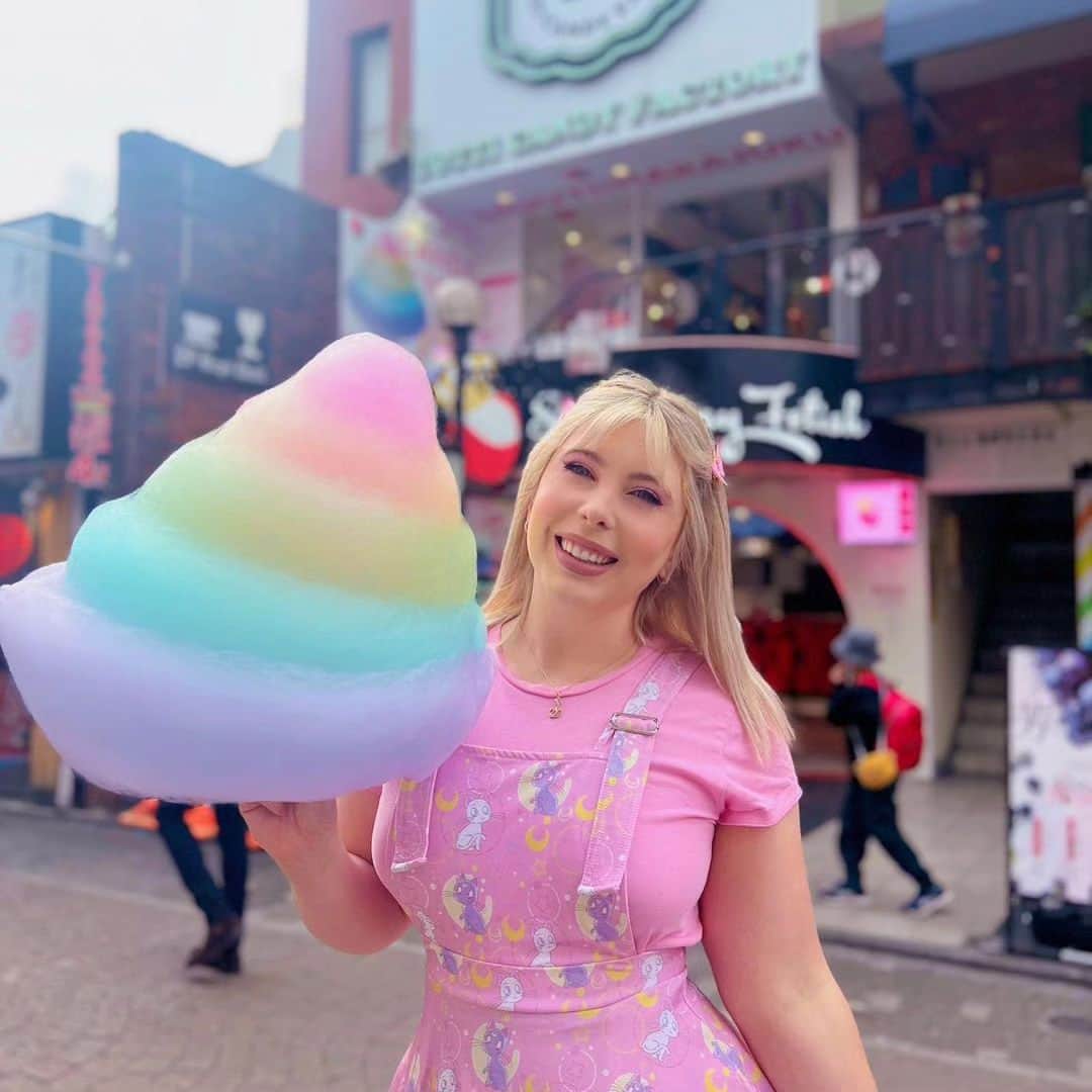 TOTTI CANDY FACTORYのインスタグラム：「🍭💗 Thanks for coming! ご来店ありがとうございます！  Posted @alyssascosplays  #repost #totticandy #totticandyfactory #rainbowcottoncandy #tokyo #harajuku #instagood #トッティキャンディ #トッティキャンディファクトリー」
