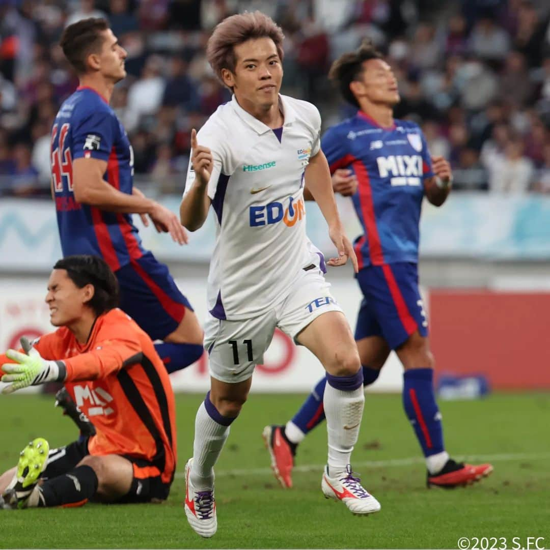 サンフレッチェ広島のインスタグラム：「. 𝐓𝐎𝐃𝐀𝐘'𝐒 𝐒𝐂𝐎𝐑𝐄𝐑⚽️✨  #満田誠 選手 　 #sanfrecce | #ぶちあつ! | #jleague | #Jリーグ | #FC東京広島」