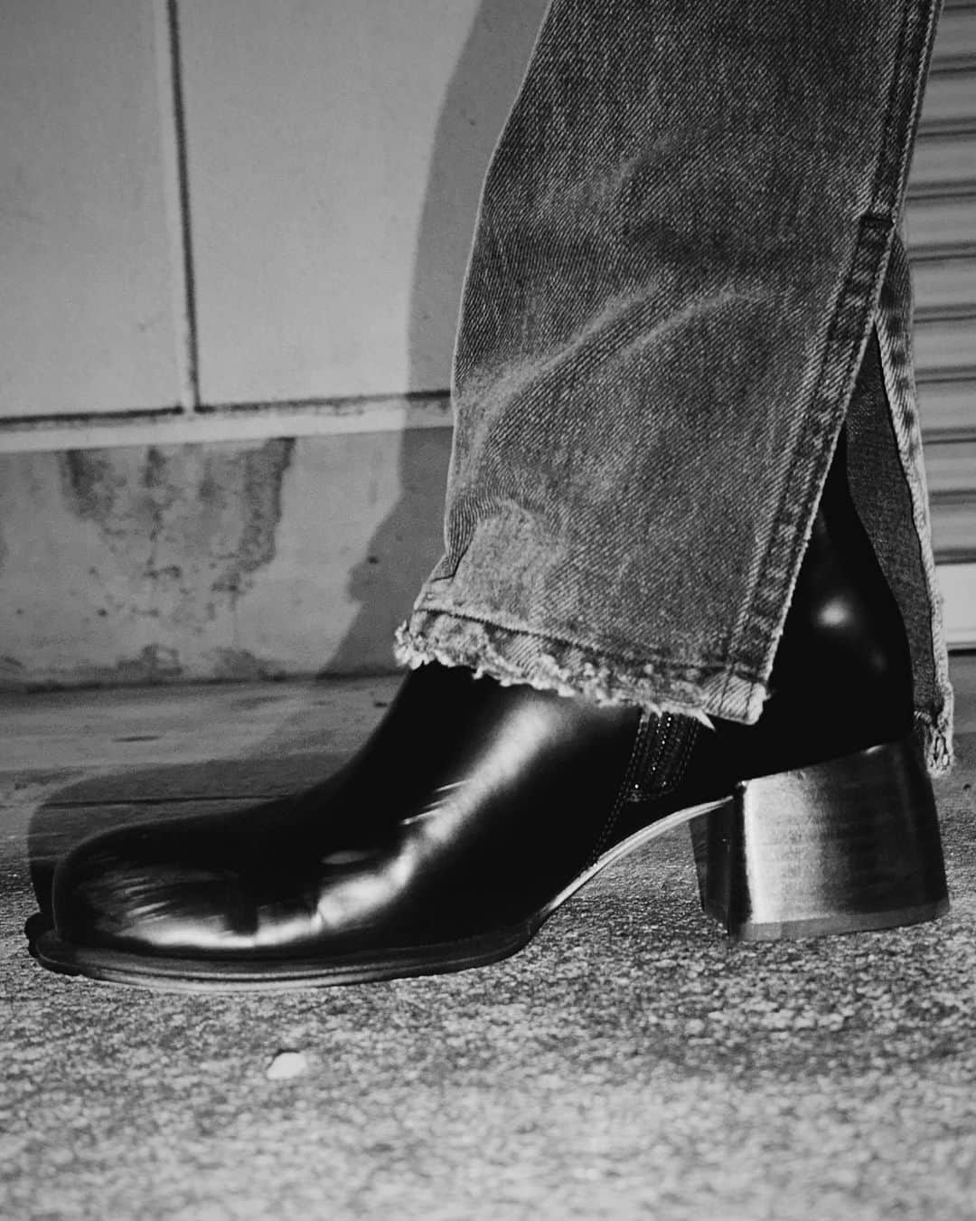 吉倉あおいさんのインスタグラム写真 - (吉倉あおいInstagram)「👢new boots👢 この季節にしかできない格好🥺 デニムはママのを拝借っ！  tops @perverze_official pants @zara boots @alm._official  #まゆげ服 #fashion#outfit」10月29日 15時10分 - aoi_yoshikura