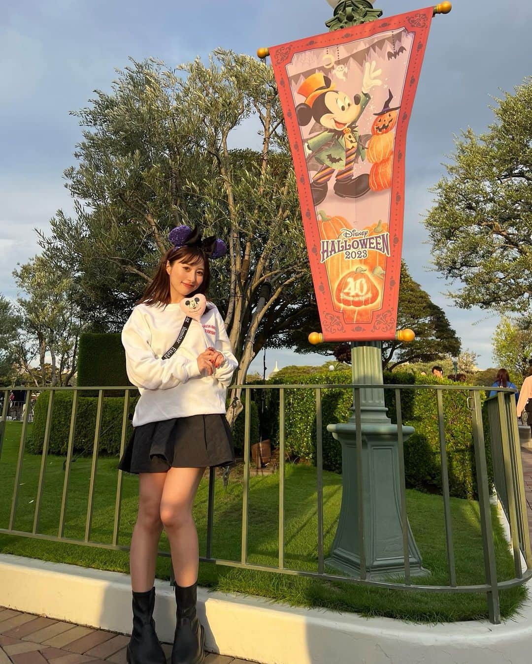 成瀬心美のインスタグラム：「🎃  私のHalloweenは もう終わってしまいました💫  今日は大人しく お家で過ごします🏠  また行きたいな、Dハロ◡̈」