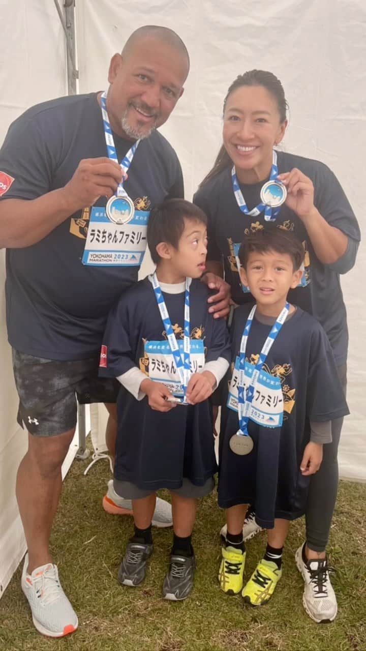 アレックス・ラミレスのインスタグラム：「Sometimes winning it’s not everything also crossing the finishing line gives you joy and happiness for accomplishing your goals! Yokohama Marathon Family 2023 Done ✅ looking forward to seeing you next year again!! #ramichanfamlily #ramichanfamilygoodvibes #yokohamamarathon #ramichan #ramichanhof2023」