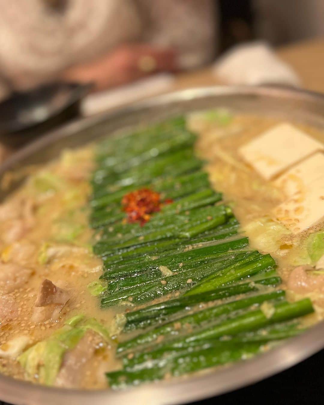 近藤英恵さんのインスタグラム写真 - (近藤英恵Instagram)「博多で食べたものきろく😋❤️  Brooklyn Parlor HAKATA🍇 しらに田🍶🥢 博多ほたる🐟 もつ焼き てしまや🥩 河太郎🦑 もつ鍋おおいし🍲  しらに田さん以外は全て、 さやかさんのspecial arrange🙌 1分1秒を無駄にしない美味しいモノスケジュールに感激🤩✨  写真撮ってないけど、 私は早朝からの個人行動でお蕎麦、 サウナ🧖‍♀️、マッサージも堪能して 帰りは✈️搭乗前にラウンジで🍙まで食べて帰京🙌  これで一泊二日です🤗 大充実の博多旅❤️  #観劇以外の博多#グルメ旅#美味しいものを食べるために生きてる#happy#🍽️#博多大好き#すいとーよ#🥩#🐟#🦑#🍲#specialarrange#感謝#🥰」10月29日 15時32分 - hanachan93