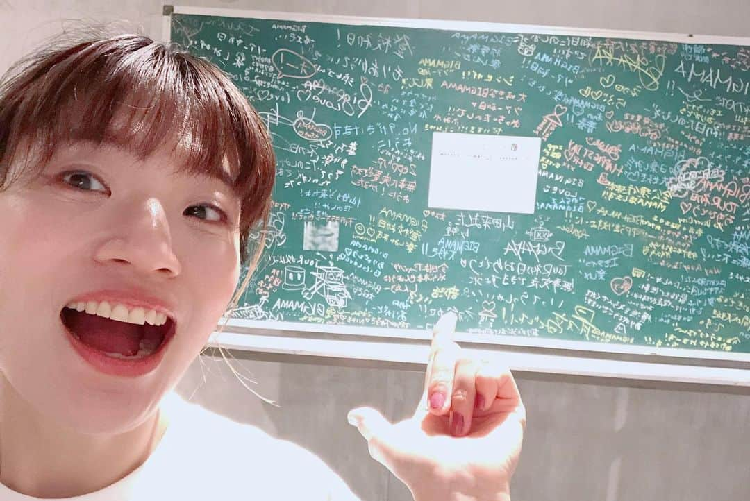 東出真緒さんのインスタグラム写真 - (東出真緒Instagram)「2023/10/28 ⚡️SCHOOL WARS TOUR⚡️  KT Zepp Yokohama  ツアー初日、無事スタートを切る事ができました！ バスたん🚌という仲間も駆けつけたよ！ みんな、見てくれた？？ 例のアレも、見てくれたかな？😎  最高のアルバムと一緒に 私たちの青春ツアー 最後まで頑張ります💪🏻💪🏻  是非クラスメイトを連れて 一緒に登校してね！！  次は大阪！！ お待ちしています🤍  photo by @yusuke_mphoto   #BIGMAMA #SCHOOLWARSTOUR #tokyoemotionalgakuen #エモ学 #ktzeppyokohama」10月29日 15時32分 - mao_bigmama_vn