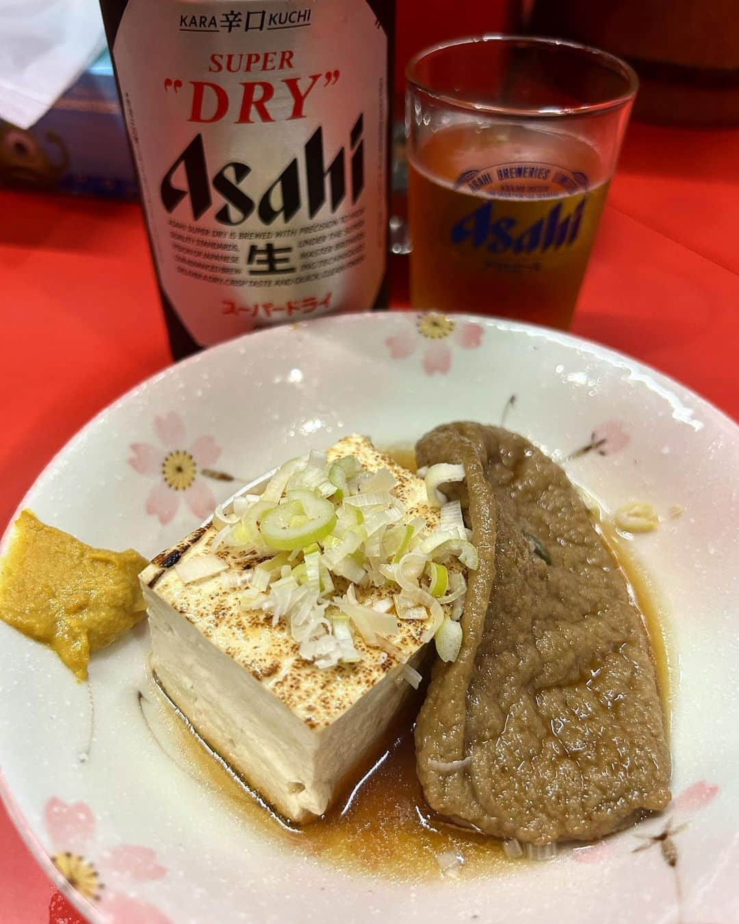 ツジトモタカさんのインスタグラム写真 - (ツジトモタカInstagram)「ちょうど一週間後、ツアーファイナルなので🍻 ツアー酒場記録① 北海道札幌 第三モッキリセンター 待夢  香川県高松 ホルモン松屋 鯉丹後  茨城県水戸 富士食堂  写真撮れてないけど、札幌のこぶ志も良かった🍻」10月29日 15時37分 - g2_nit