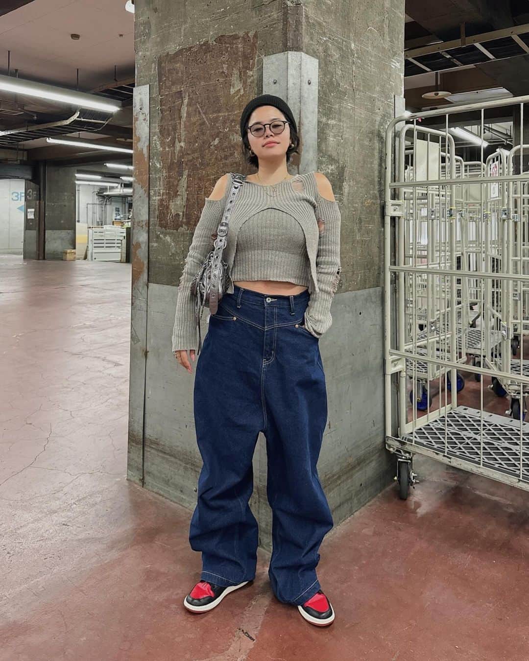 金子若菜のインスタグラム：「⠀ いつだかの私服を〜 髪の毛伸びて来たから、 ニット帽とかCAPとかついつい集めてる最近。  ⠀ 本日はこれからオンラインサロンのオフ会でございます。 1発目だからさすがに緊張するよね🤣  ⠀ でもなにより 来てくれた皆様が楽しんで頂ければ、俺はいいのです✌🏻」